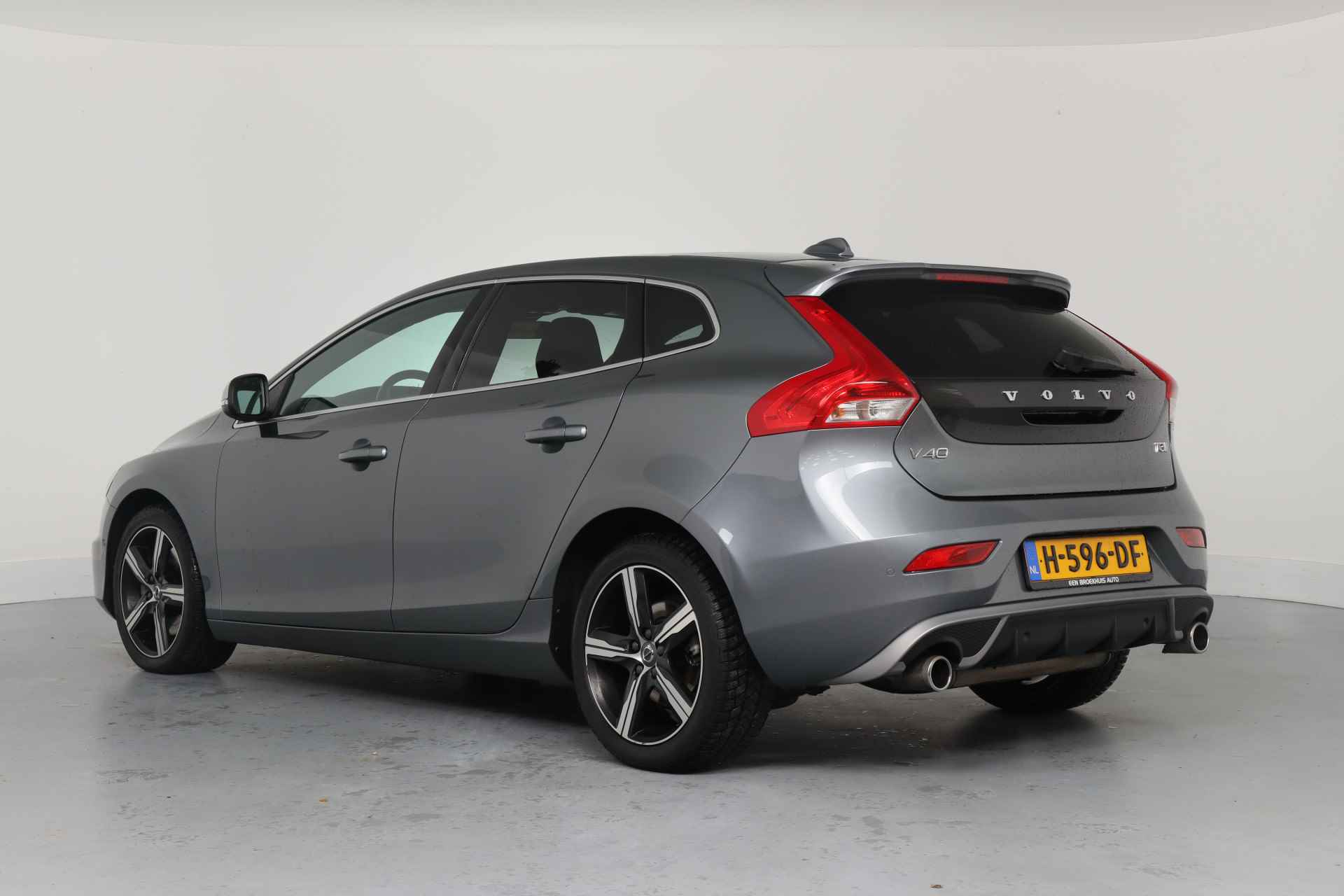 Volvo V40 1.5 T3 Polar+ Sport | Dealer Onderhouden! | Memory Zetels | LED | Panorama Dak | Leder | Naci | Clima | Harman/Kardon | Stoelver - 23/35