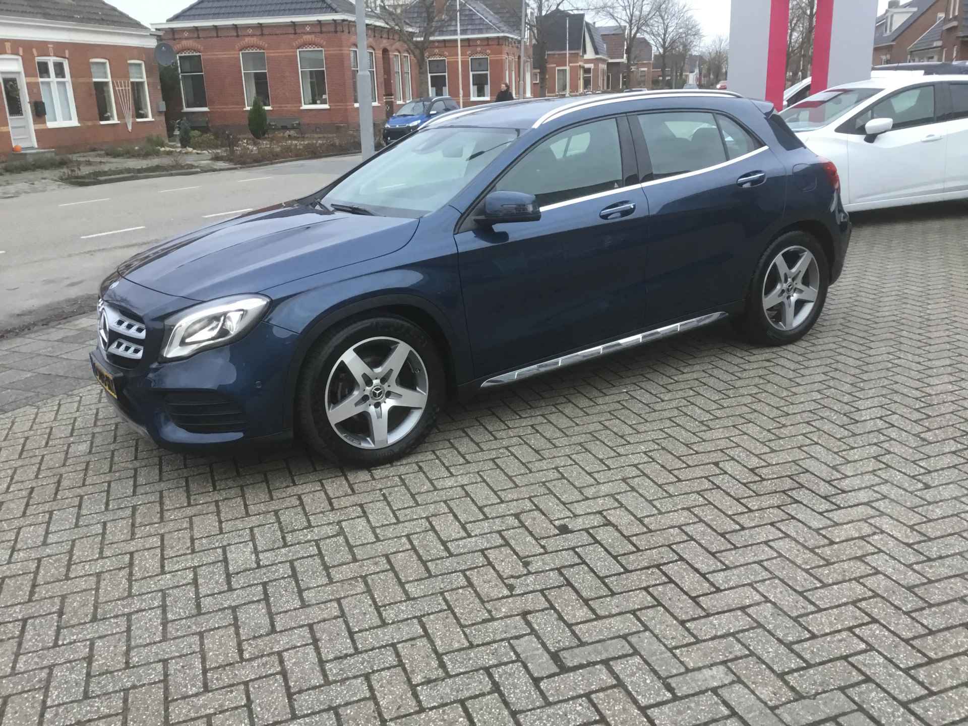 Mercedes-Benz GLA 180 Business Solution AMG Automaat - 3/31
