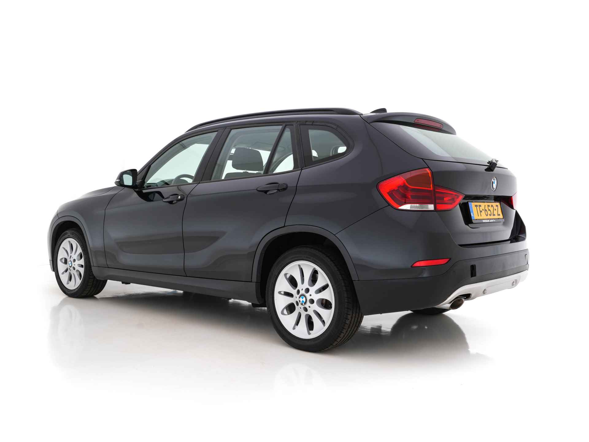 BMW X1 sDrive18d High Executive Aut. *NAVI-FULLMAP | ECC | PDC | CRUISE | COMFORT-SEATS | 17"ALU* - 4/28