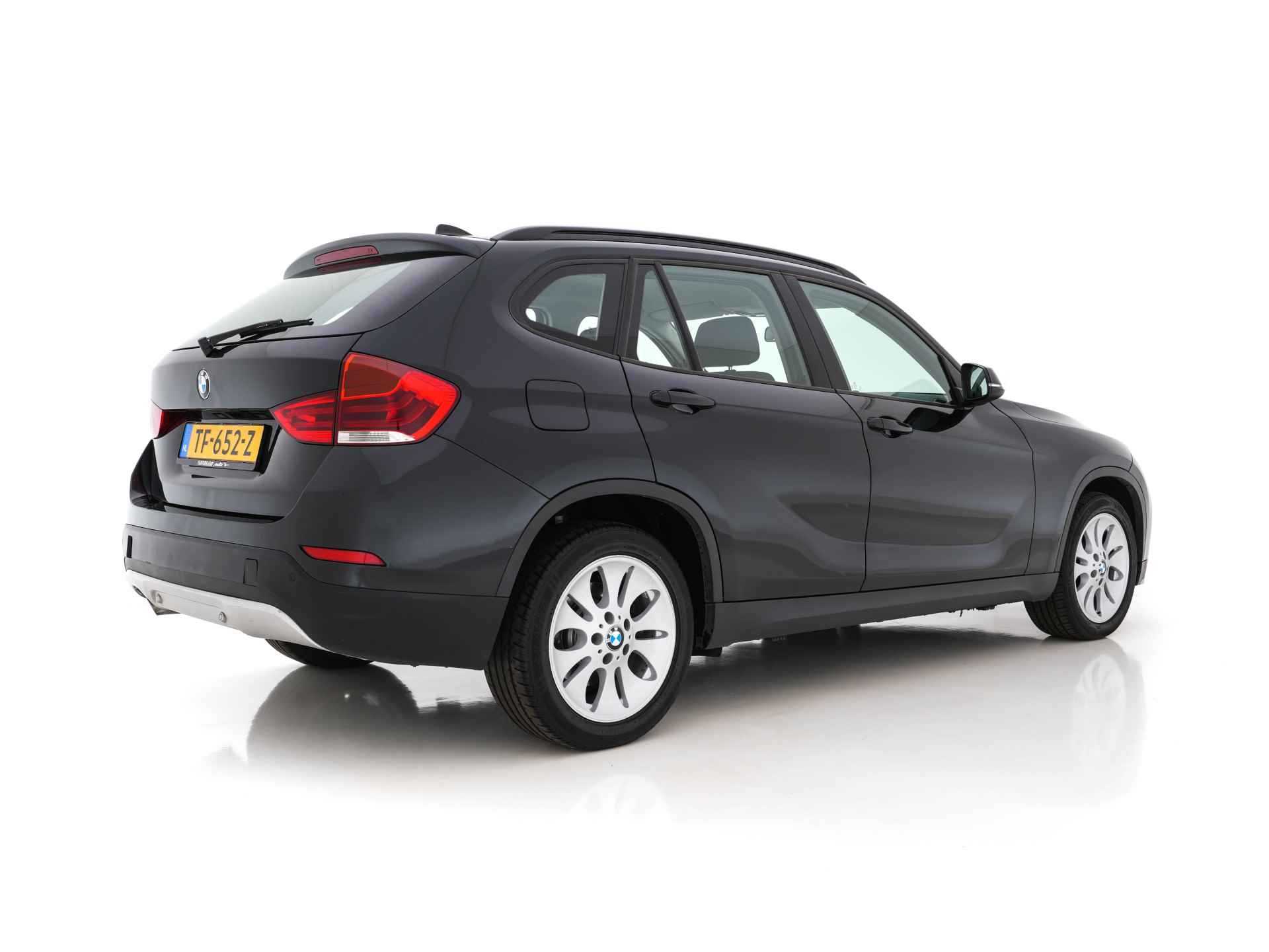 BMW X1 sDrive18d High Executive Aut. *NAVI-FULLMAP | ECC | PDC | CRUISE | COMFORT-SEATS | 17"ALU* - 6/28