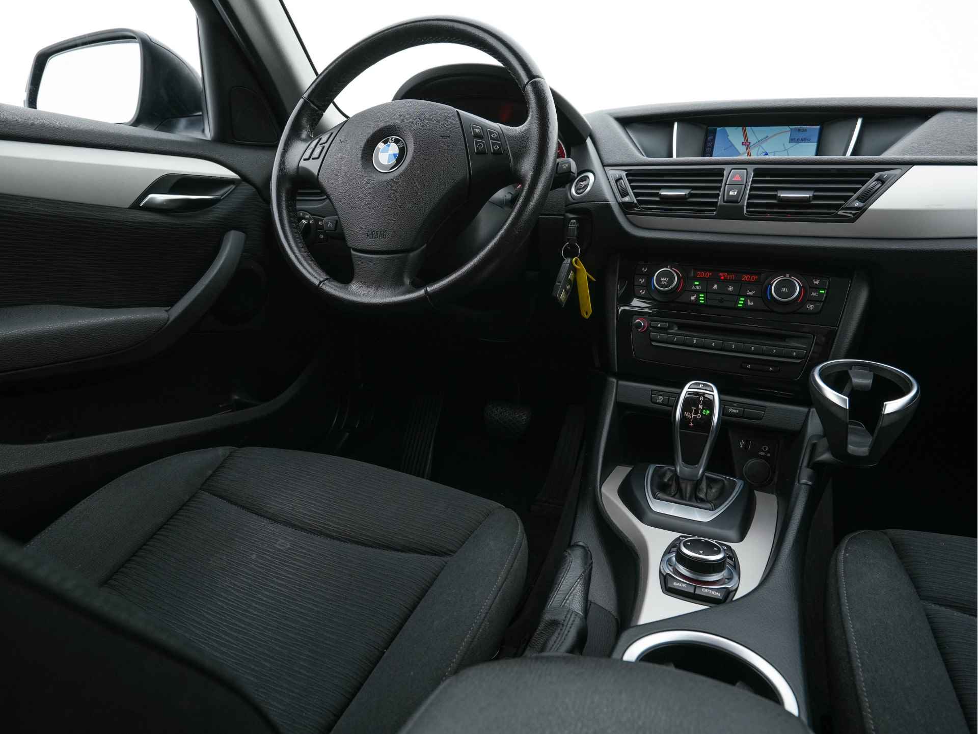 BMW X1 sDrive18d High Executive Aut. *NAVI-FULLMAP | ECC | PDC | CRUISE | COMFORT-SEATS | 17"ALU* - 7/28