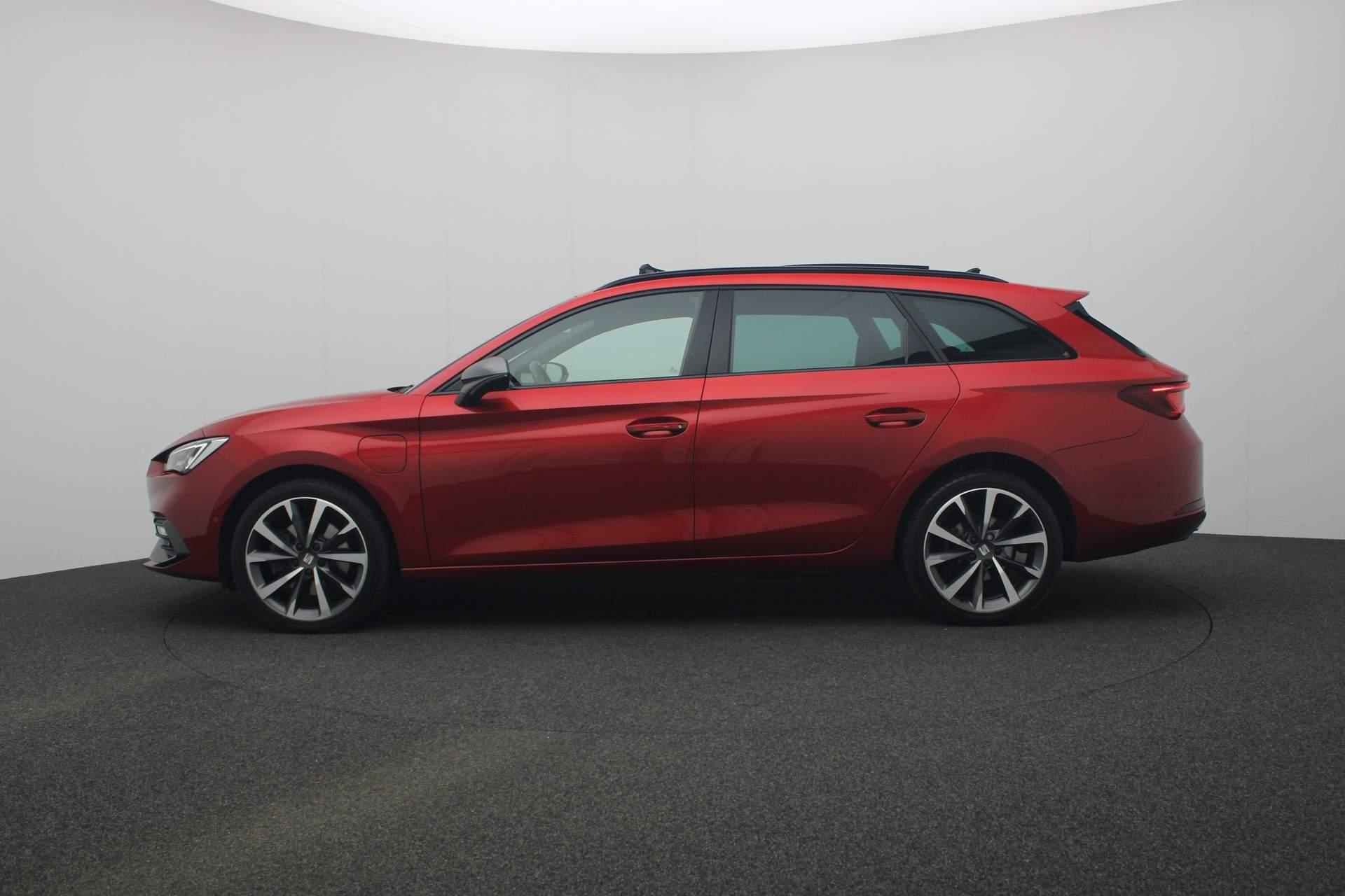 SEAT Leon Sportstourer 1.4 TSI 204PK DSG eHybrid PHEV FR | Pano | Leder/alcantara | Geheugenstoel | Adaptief onderstel | Camera | Navi | Stuur-stoelverwarming | Keyless | ACC - 18/39