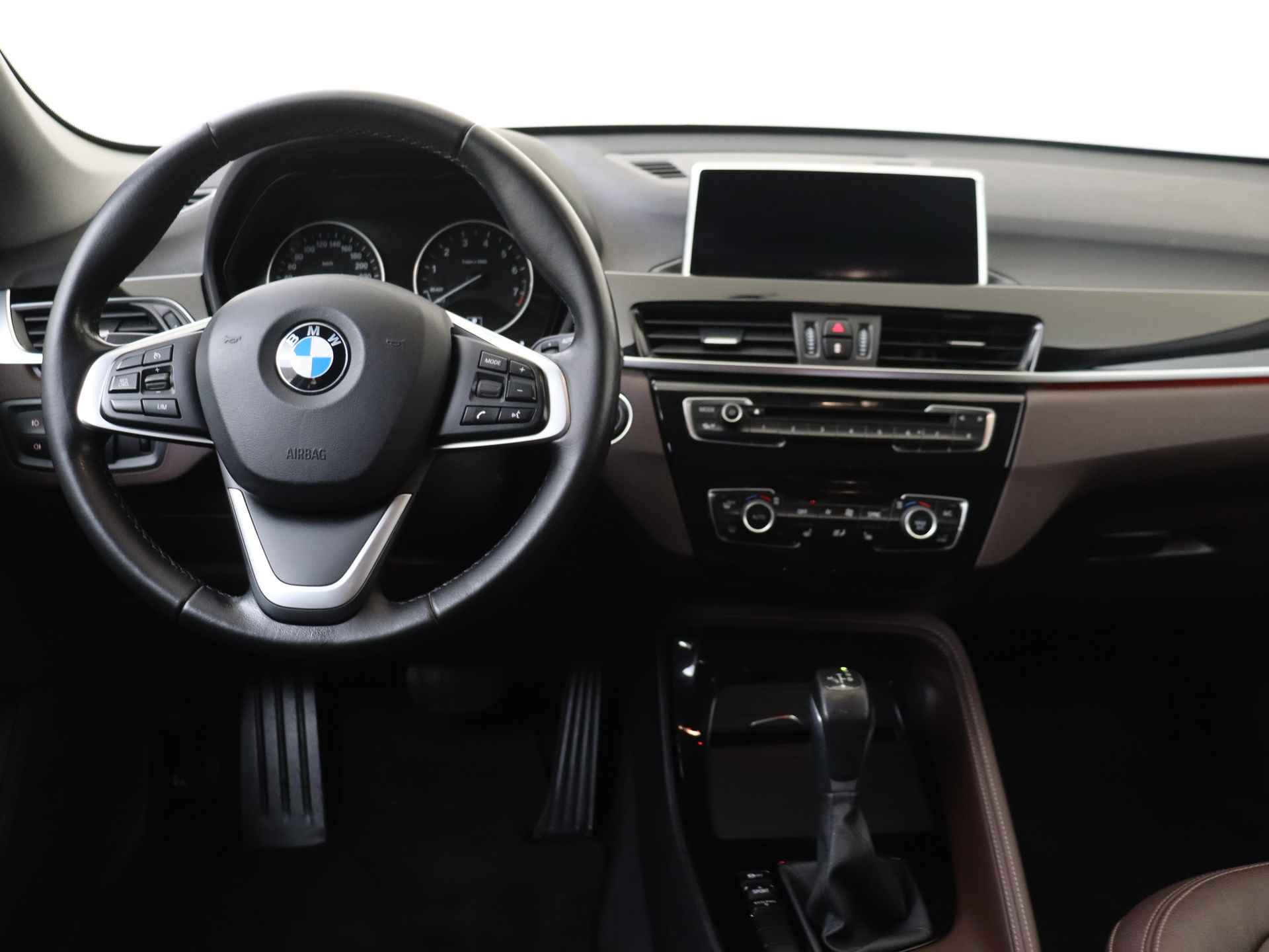 BMW X1 sDrive20i Centennial High Executive | Navigatie | Lederen Bekleding - 6/34