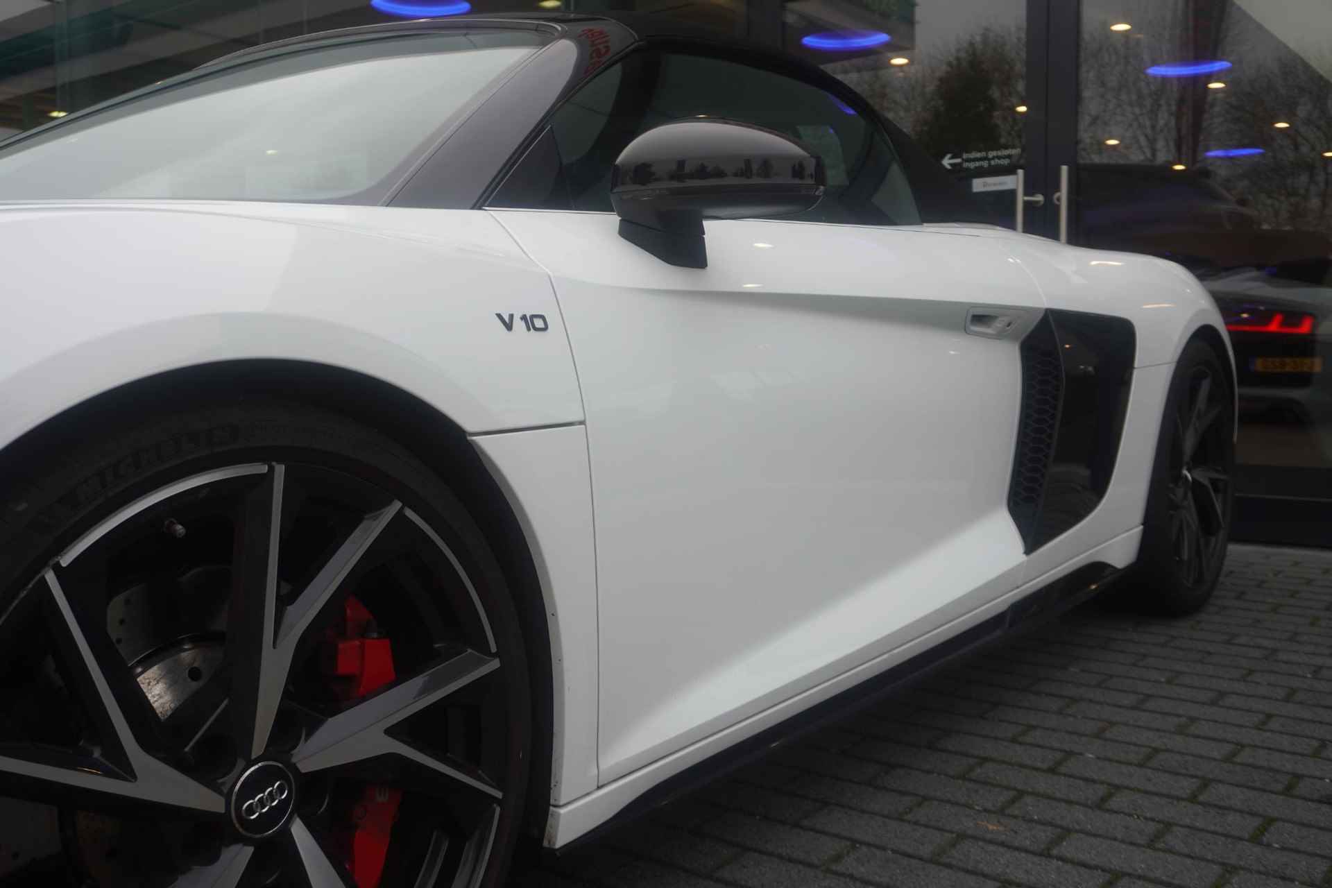 Audi R8 Spyder 5.2 RWD - 18/21