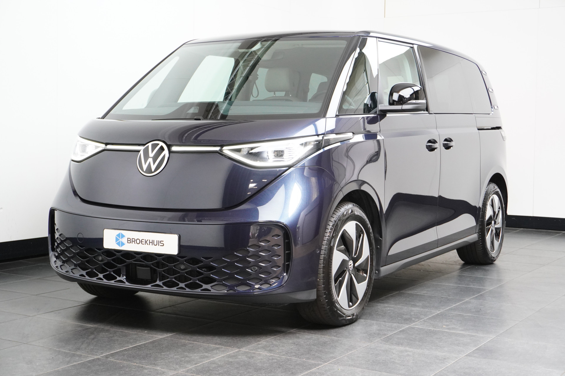 Volkswagen ID. Buzz 1st 77kWh 204 pk | Matrix LED | Stoel + stuurverwarming | Verwarmde voorruit | Achteruitrijcamera |