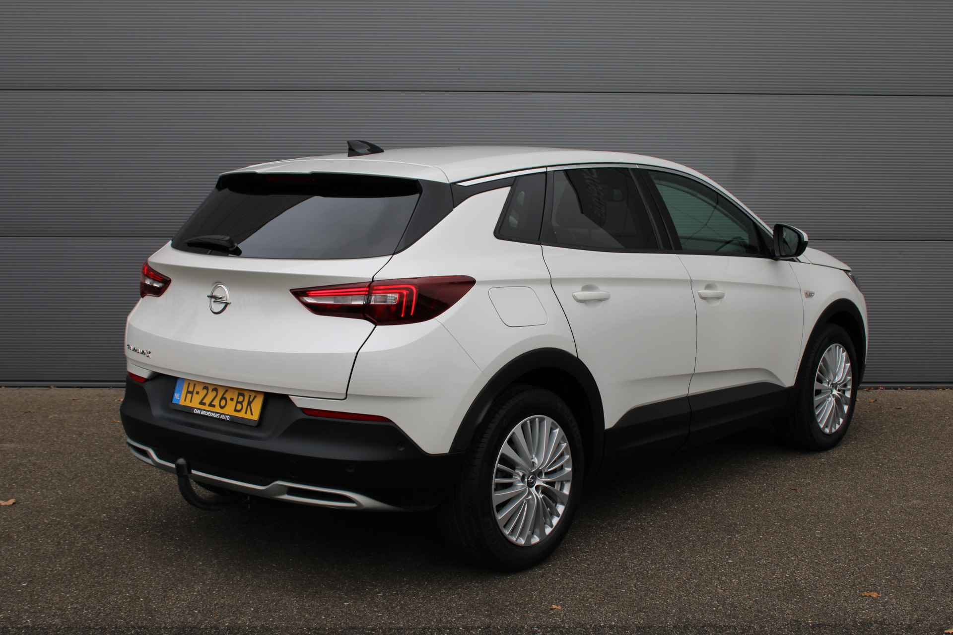 Opel Grandland X 1.2 Turbo Business Executive NAVI | CLIMA | PDC | TREKHAAK | ELEK. ACHTERKLEP | - 4/31