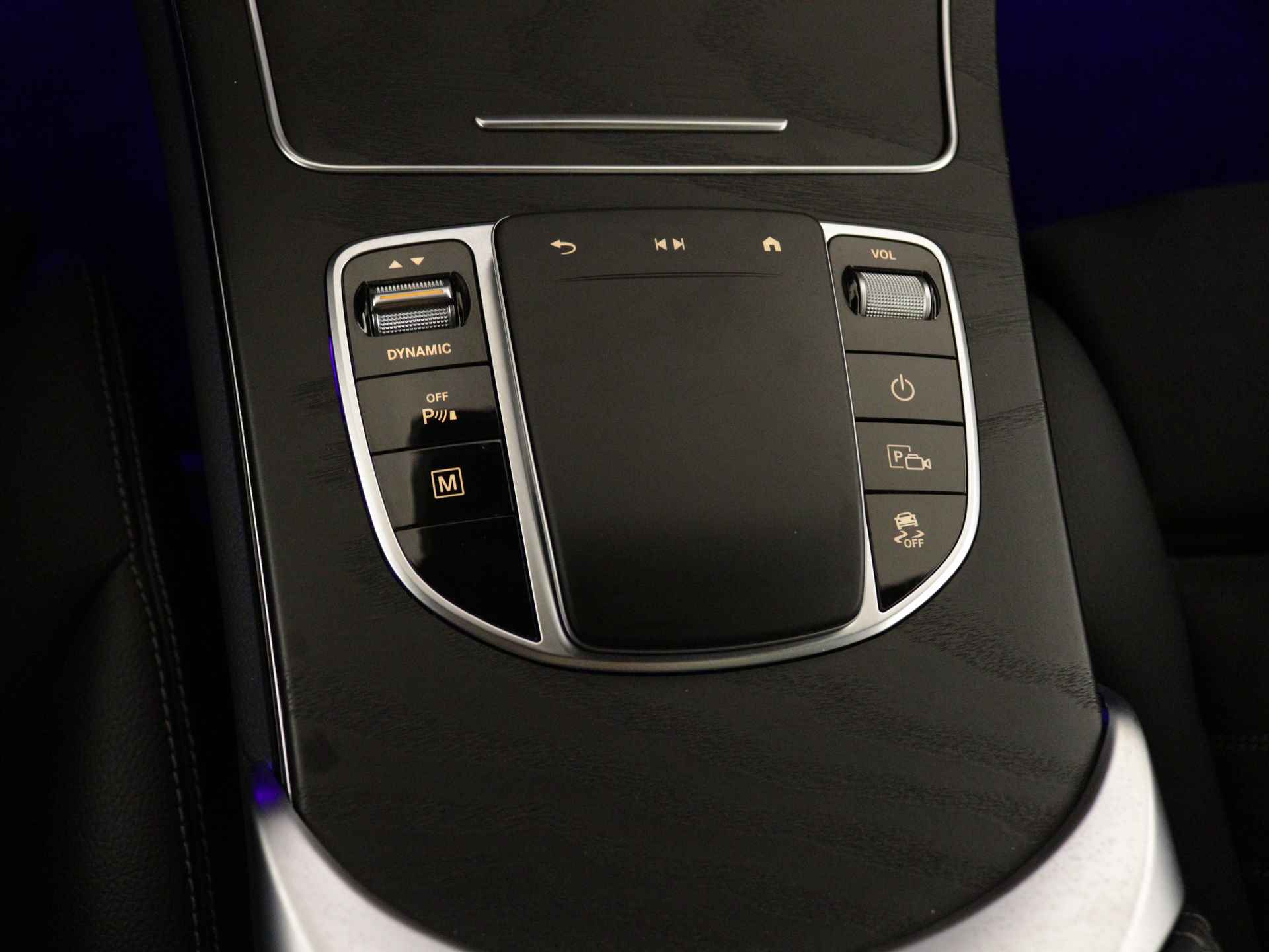 Mercedes-Benz GLC Coupé 300 de AMG 4MATIC | Schuifdak | 360°-camera | Apple Carplay | Sfeerverlichting | Inclusief 24 maanden MB Certified garantie voor Europa. - 10/41