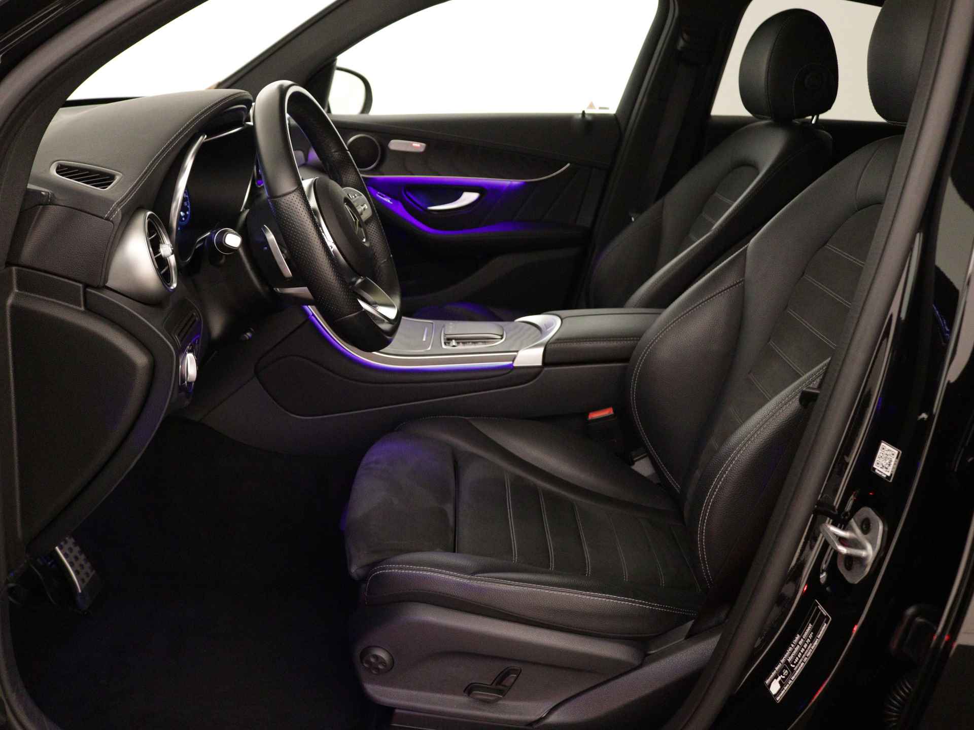 Mercedes-Benz GLC Coupé 300 de AMG 4MATIC | Schuifdak | 360°-camera | Apple Carplay | Sfeerverlichting | Inclusief 24 maanden MB Certified garantie voor Europa. - 16/41