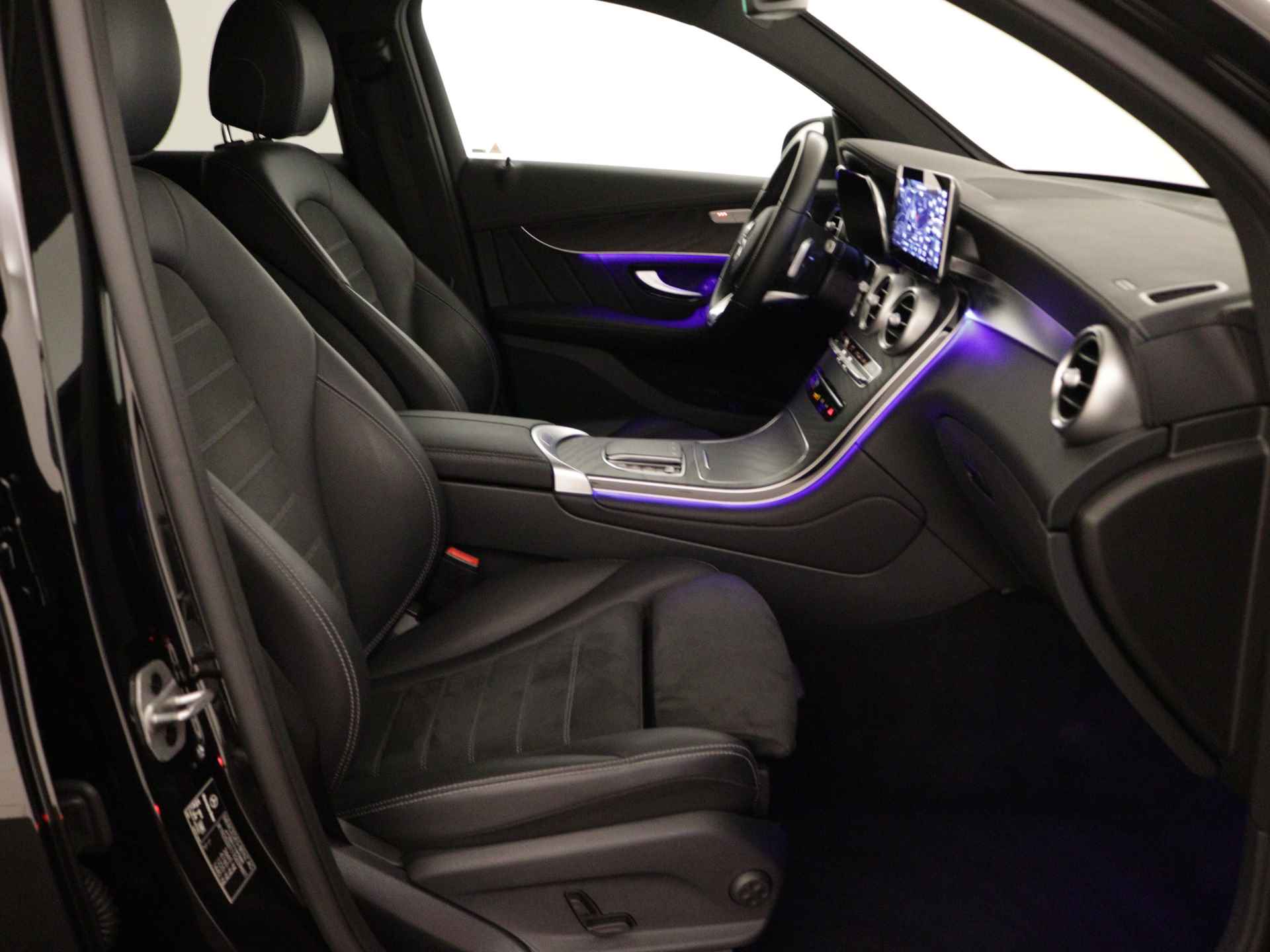 Mercedes-Benz GLC Coupé 300 de AMG 4MATIC | Schuifdak | 360°-camera | Apple Carplay | Sfeerverlichting | Inclusief 24 maanden MB Certified garantie voor Europa. - 32/41