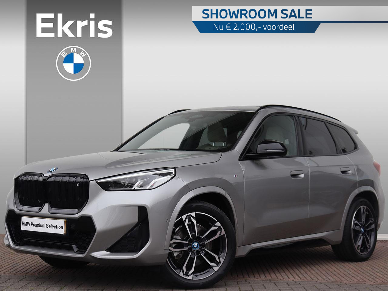 BMW iX1 xDrive30 67 kWh M-Sportpakket / Harman Kardon / Panoramadak / Achteruitrijcamera / Extra Getint Glas / 19 '' | Showroom Sale