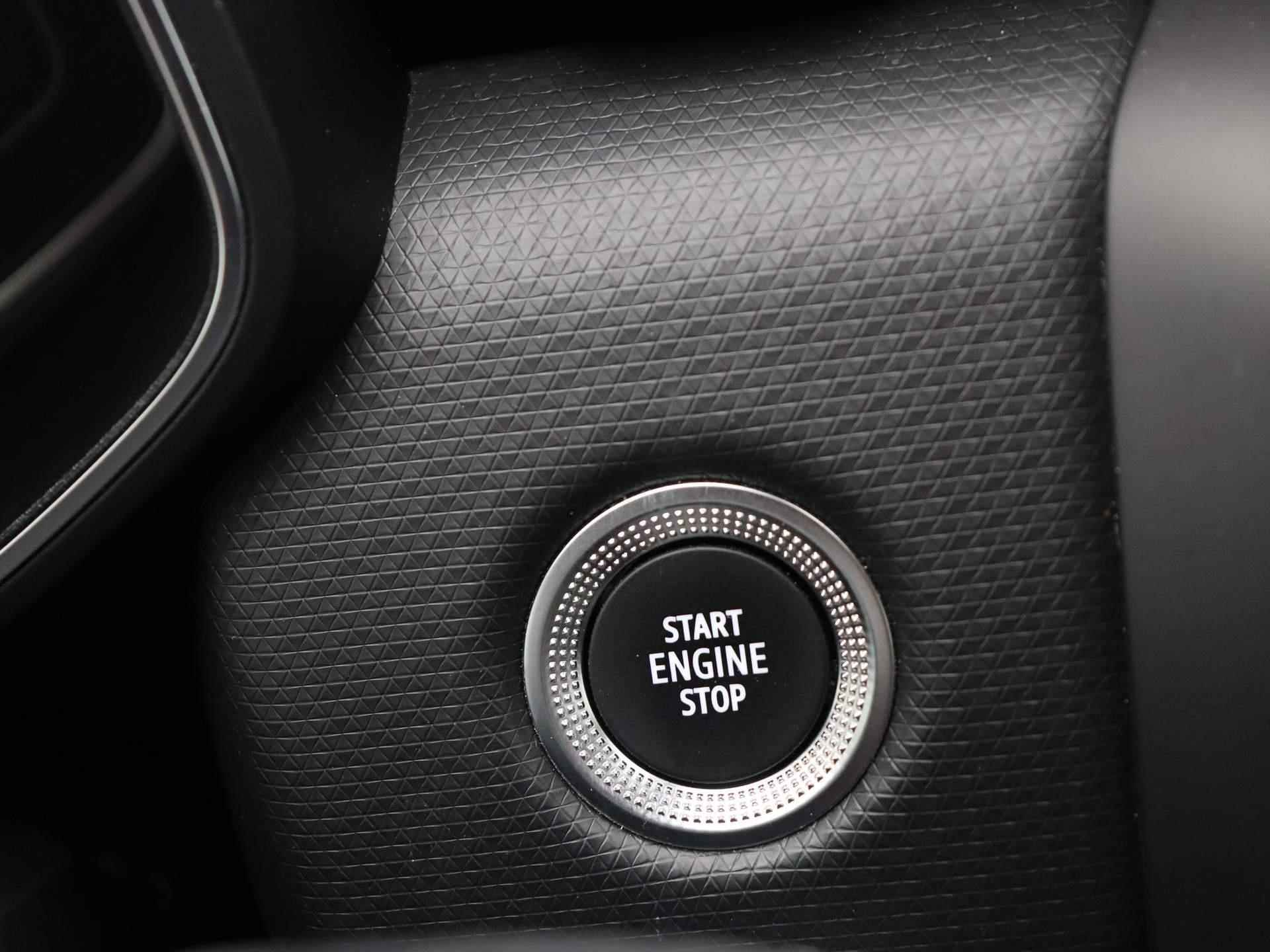 Renault Clio TCe 100pk Intens | Groot Scherm Navi | Achteruitrijcamera | 17" LMV | Privacy Glass | - 32/47