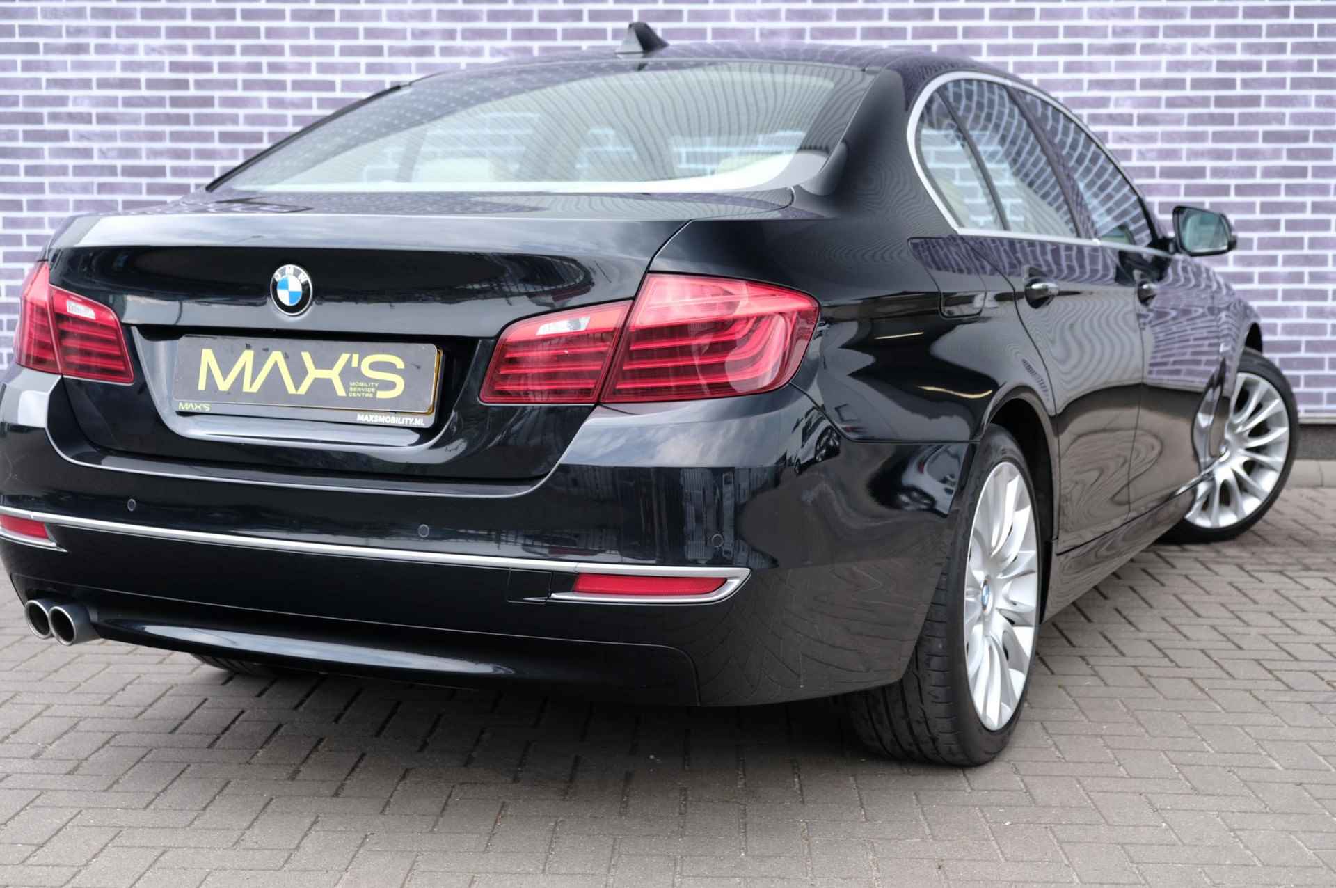 BMW 5-serie 530d High Executive | Sportstuur |  Stoelverwarming | Dealer Onderhouden | Leer | Navigatie | Cruise Control | Parkeersensor Voor en Achter - 7/36