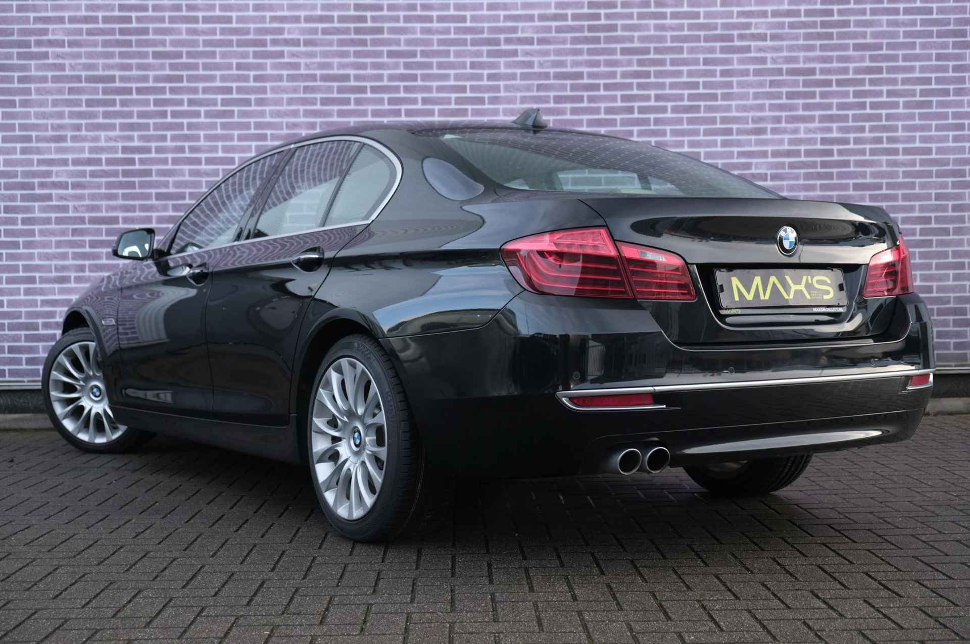 BMW 5-serie 530d High Executive | Sportstuur |  Stoelverwarming | Dealer Onderhouden | Leer | Navigatie | Cruise Control | Parkeersensor Voor en Achter - 17/37