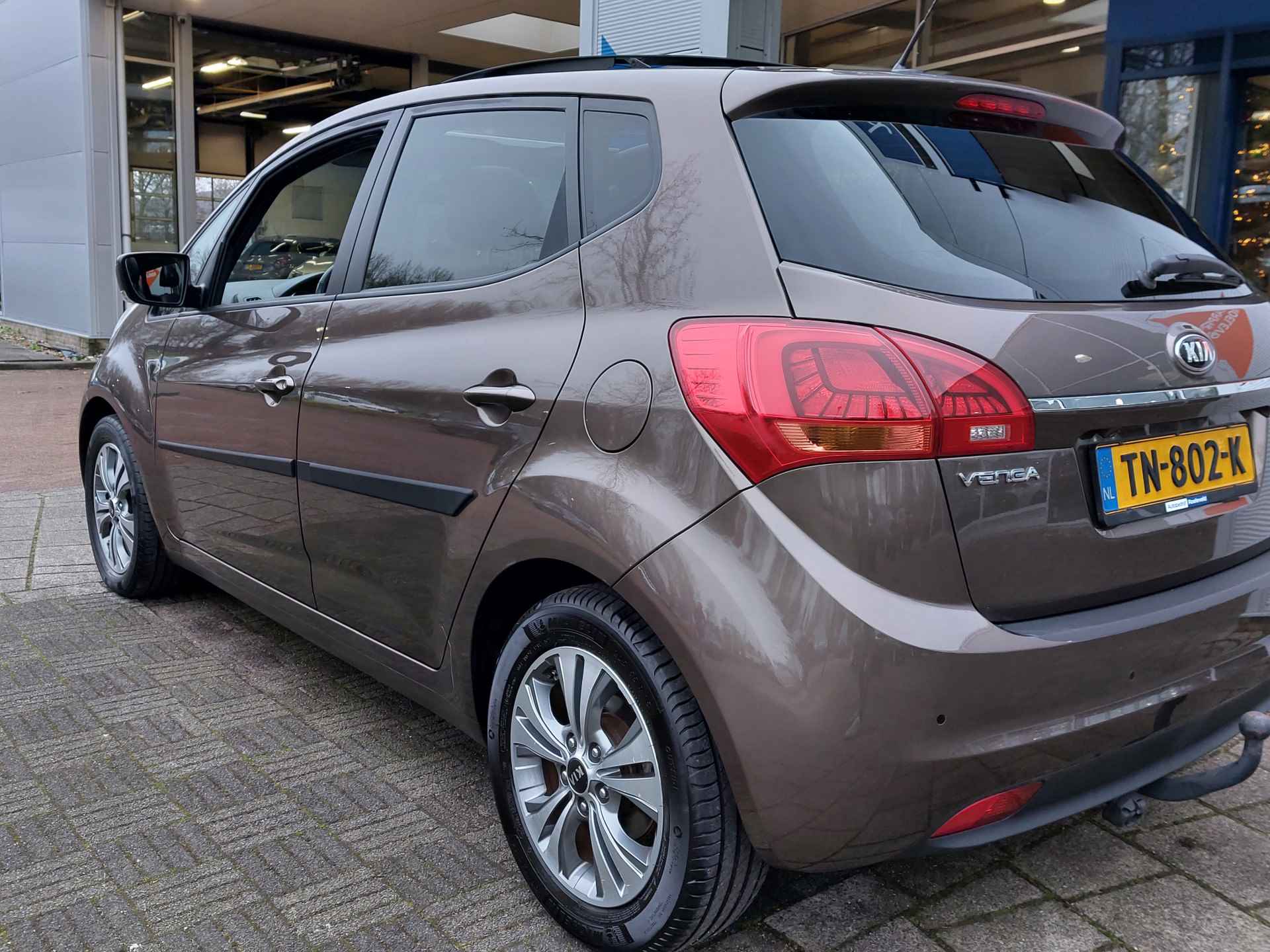 Kia Venga 1.4 CVVT 90pk Edition | 1ste Eigenaar | Navi | Clima | Cruise | Panorama Schuifdak | Pdc+Camera | Licht+Regensensor | Mistlampen | Privacy Glass | 16''lm | Trekhaak - 39/48