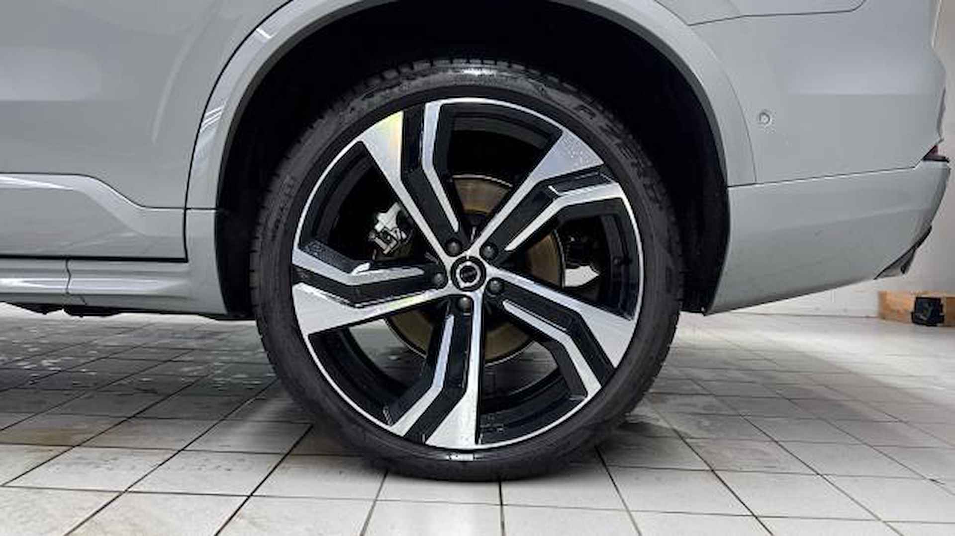 Volvo XC90 T8 455PK Ultimate Dark | Full Option | B&W Audio | Iso Glas | Ventilatie | Trekhaak | Black Pack - 4/10