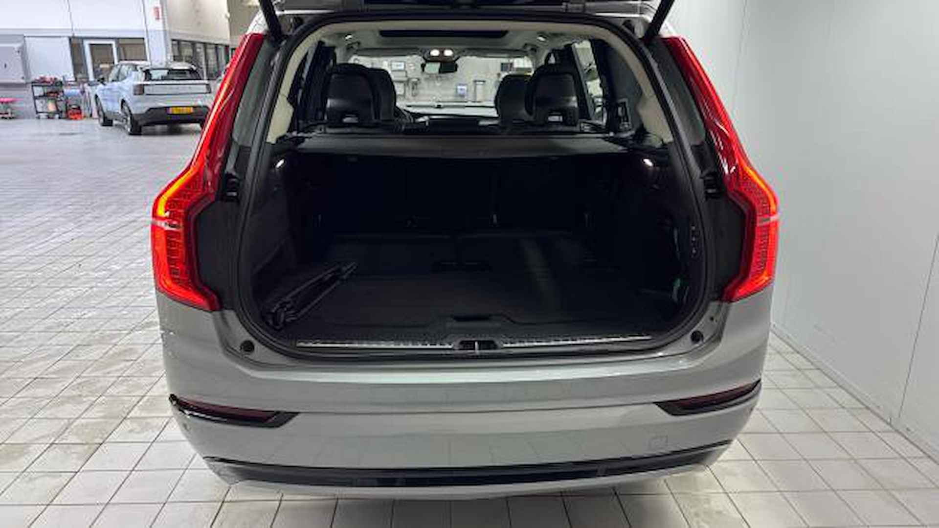 Volvo XC90 T8 455PK Ultimate Dark | Full Option | B&W Audio | Iso Glas | Ventilatie | Trekhaak | Black Pack - 9/10