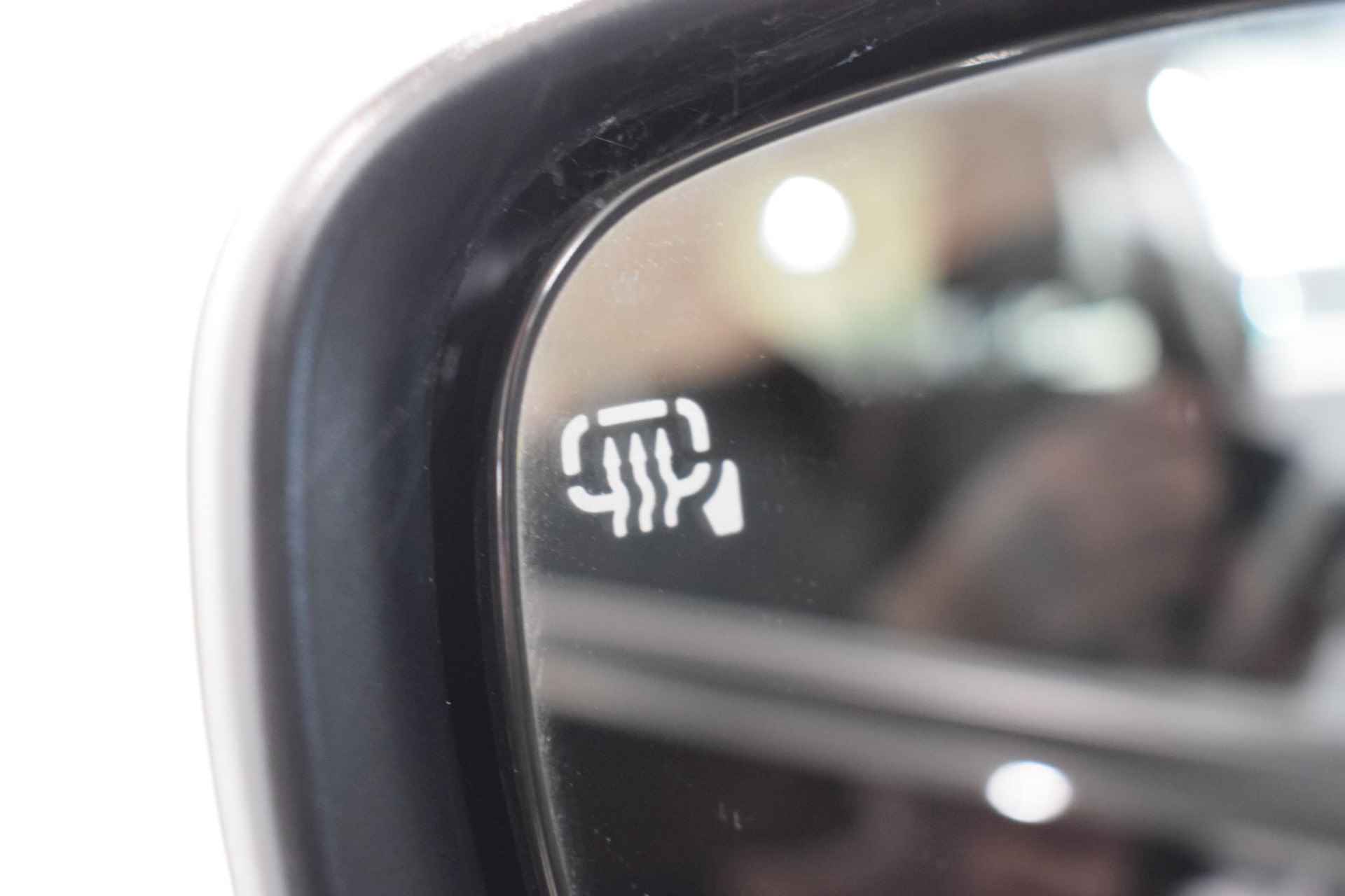 Suzuki Ignis 1.2 Stijl | Achteruitrijcamera | Stoelverwarming | Keyless-entry | Navigatie | Automatische regen/licht sensor | Elektrische + verwarmare zijspiegels | Apple Carplay/Android auto | Cruise control | - 13/45