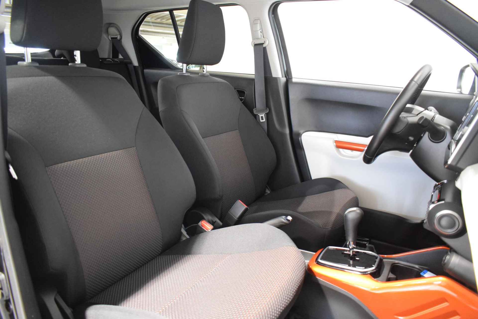 Suzuki Ignis 1.2 Stijl | Achteruitrijcamera | Stoelverwarming | Keyless-entry | Navigatie | Automatische regen/licht sensor | Elektrische + verwarmare zijspiegels | Apple Carplay/Android auto | Cruise control | - 19/45