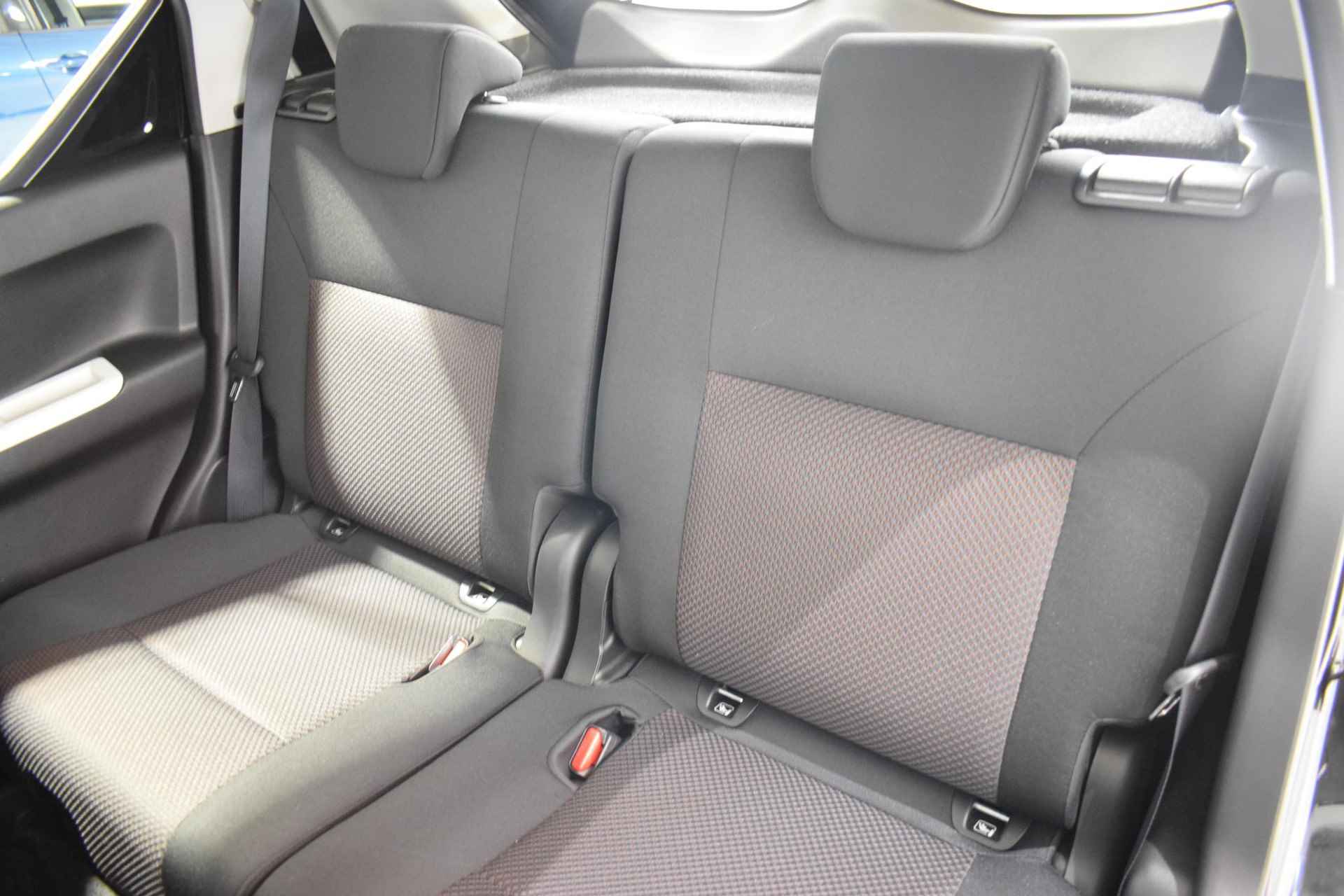Suzuki Ignis 1.2 Stijl | Achteruitrijcamera | Stoelverwarming | Keyless-entry | Navigatie | Automatische regen/licht sensor | Elektrische + verwarmare zijspiegels | Apple Carplay/Android auto | Cruise control | - 22/45