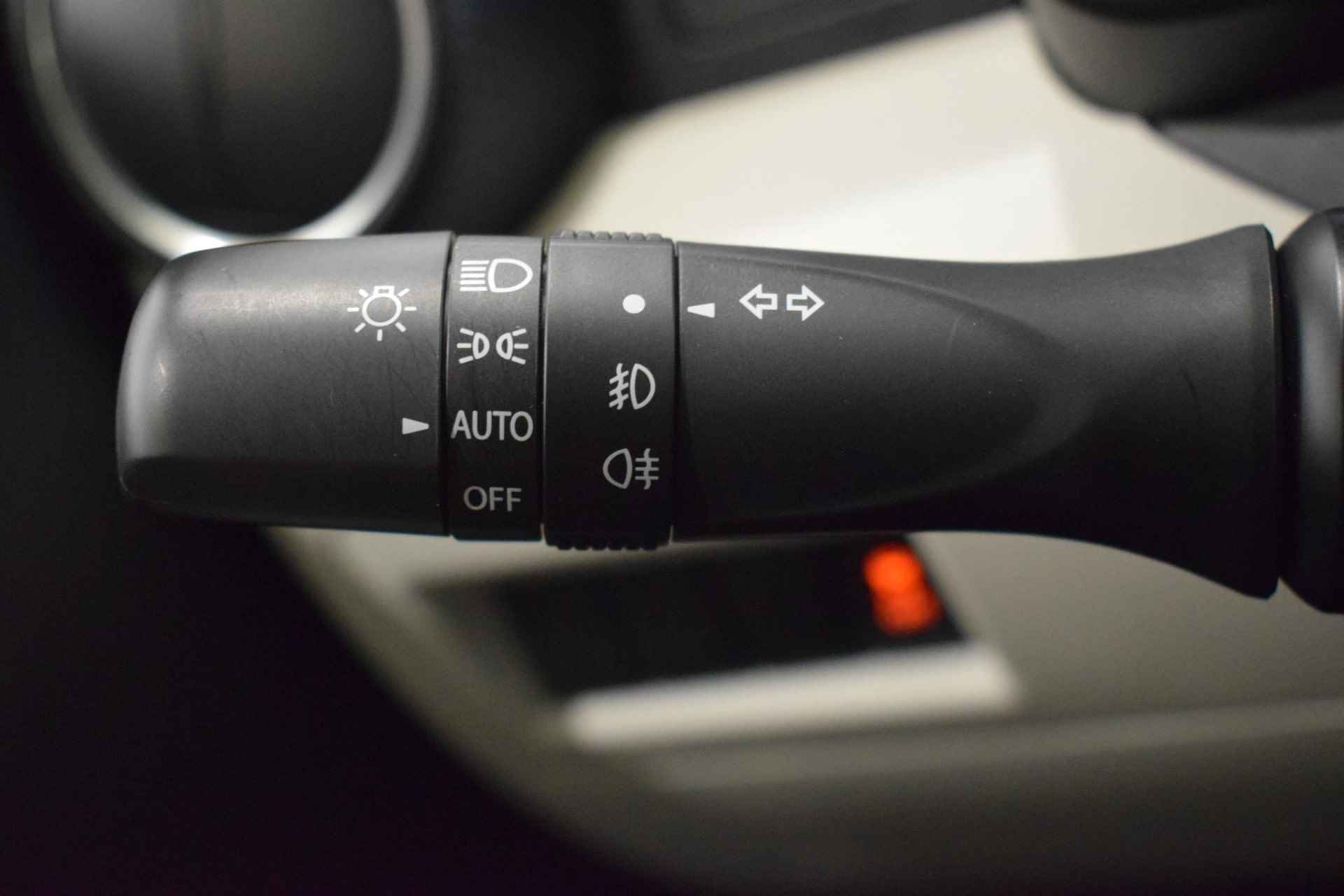 Suzuki Ignis 1.2 Stijl | Achteruitrijcamera | Stoelverwarming | Keyless-entry | Navigatie | Automatische regen/licht sensor | Elektrische + verwarmare zijspiegels | Apple Carplay/Android auto | Cruise control | - 35/45