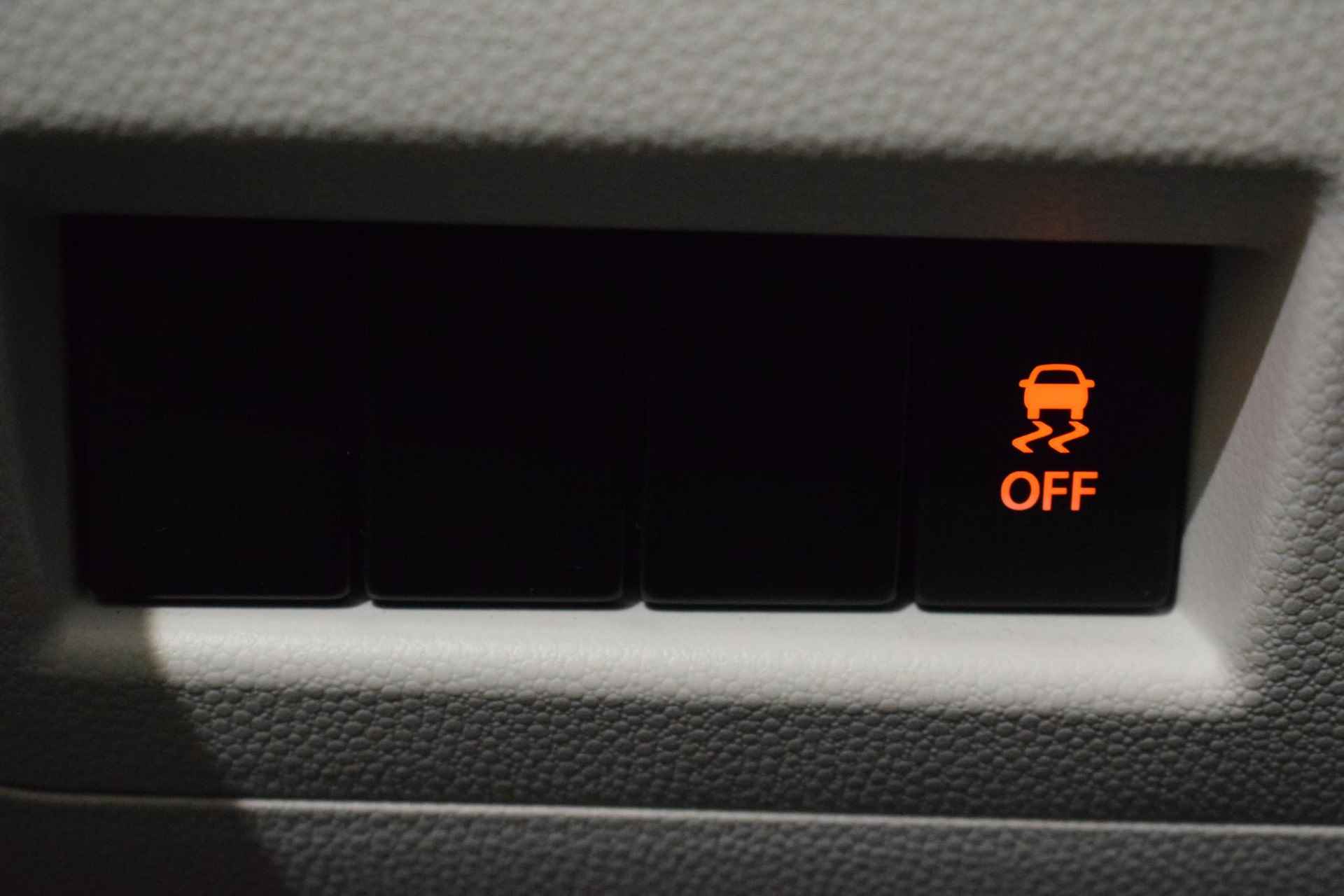 Suzuki Ignis 1.2 Stijl | Achteruitrijcamera | Stoelverwarming | Keyless-entry | Navigatie | Automatische regen/licht sensor | Elektrische + verwarmare zijspiegels | Apple Carplay/Android auto | Cruise control | - 40/45