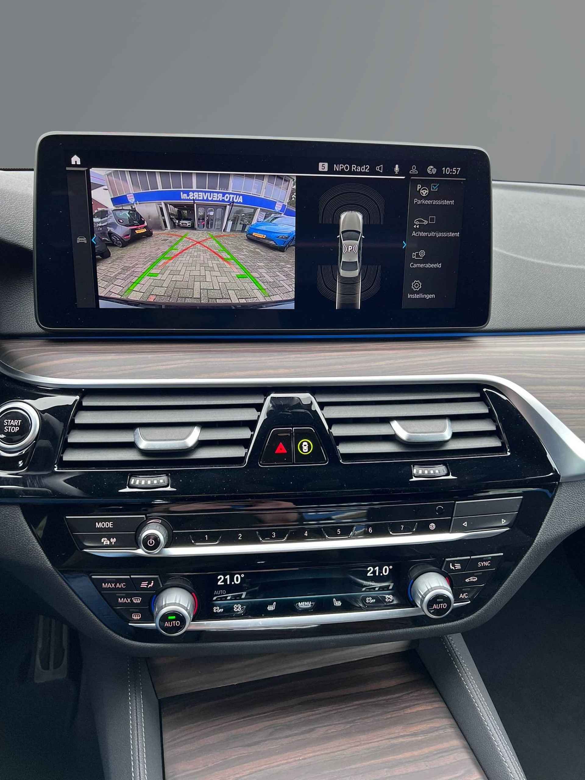 BMW 5 Serie 545e xDrive M-Sport / Leder / Navi / Carplay / DAB / Harman Kardon - 9/11