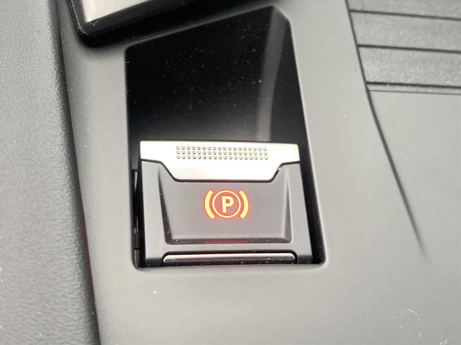 Peugeot 408 1.2 130PK EAT8 Automaat Allure Pack | Navigatie | Apple Carplay&Android Auto | Parkeer camera | - 40/46
