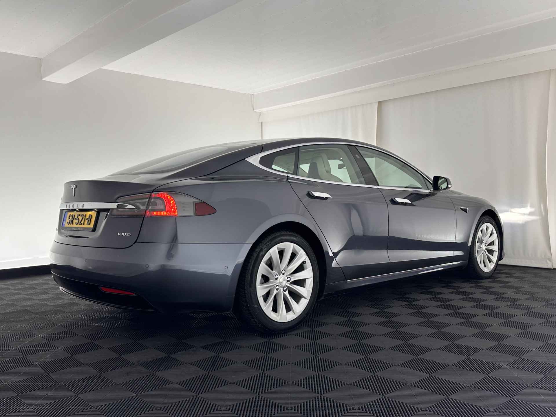 Tesla Model S 100D AWD  [ 3-Fase ] (INCL-BTW) *PANO | NAPPA-FULL-LEATHER | AUTO-PILOT | AIR-SUSPENSION | FULL-LED |  ADAPT.CRUISE | KEYLESS | MEMORY-PACK | SURROUND-VIEW | DIGI-COCKPIT | COMFORT-SEATS | 19''ALU* - 6/40