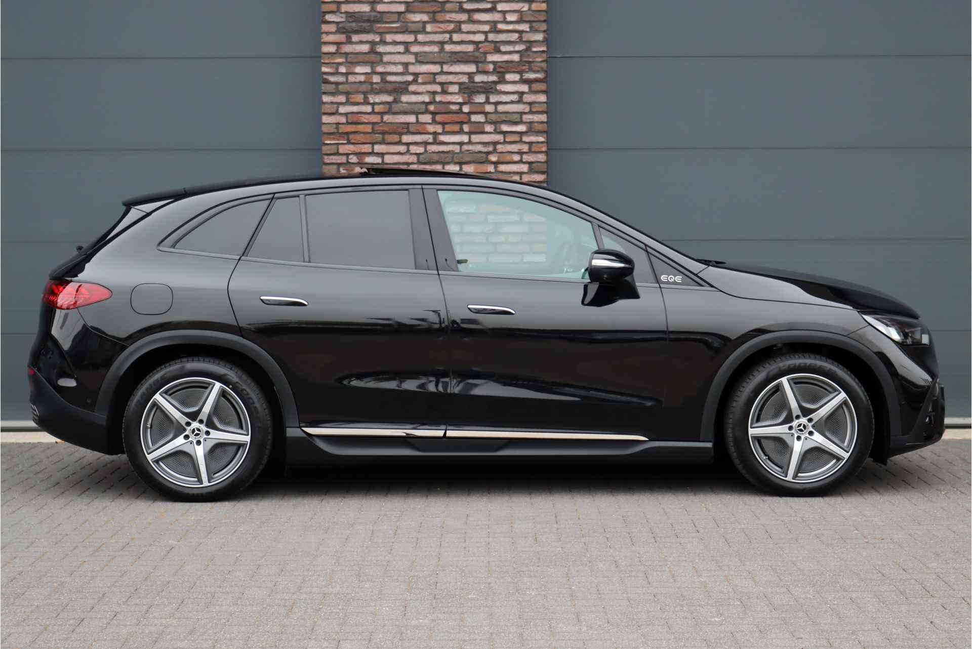 Mercedes-Benz EQE SUV 300 Sport Edition 91kWh | Luchtvering | Distronic Pro | Burmester | Trekhaak | Panoramadak | Memory | Verwarmd Stuurwiel | 22kWh | Surround Camera | - 12/41