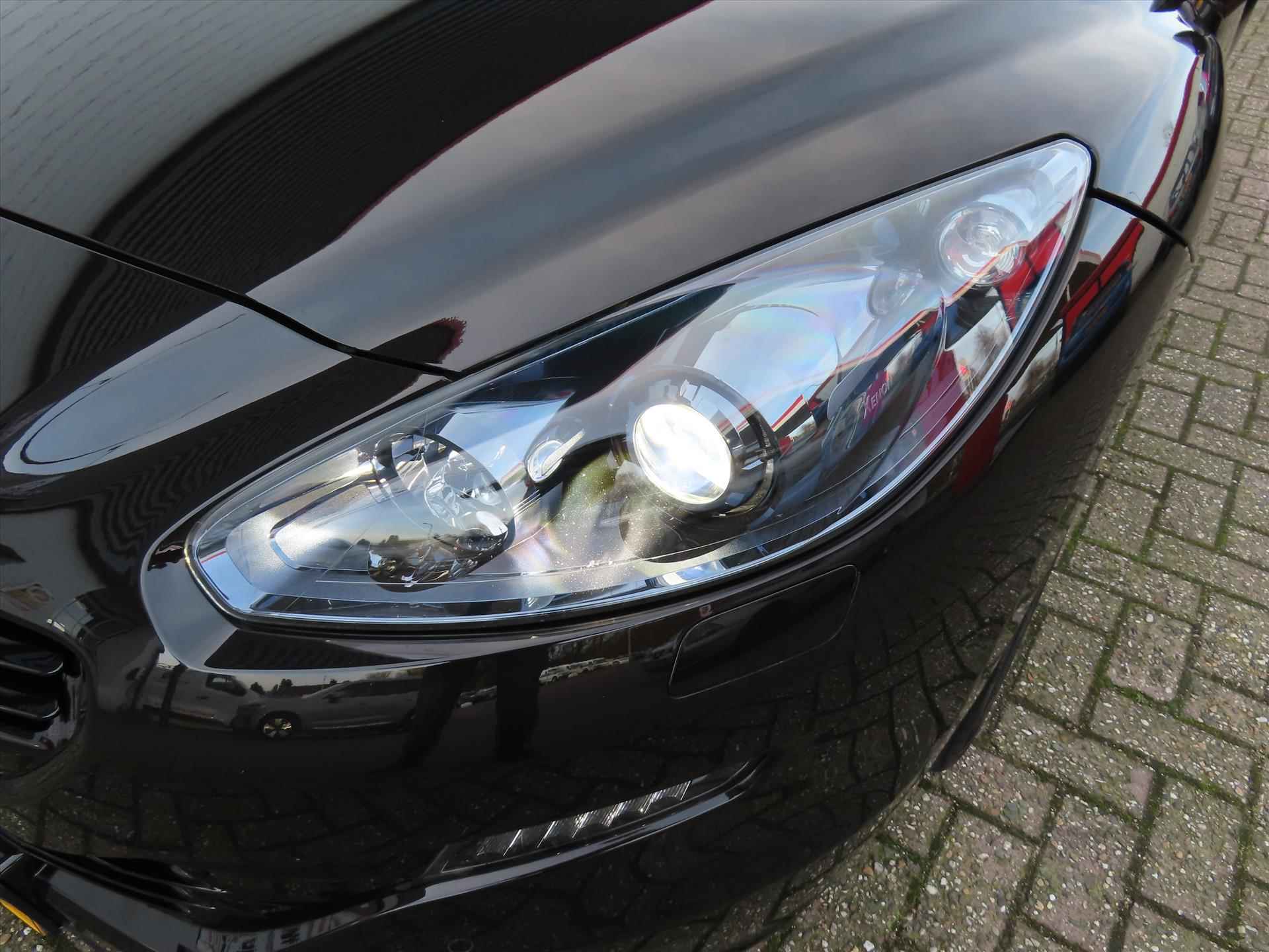 Peugeot Rcz 1.6 THP 16V 155pk/ Full option/ Carbon dak/ 1 Eigenaar/ Navigatie/ Elektrisch verstelbare + verwarmbare stoel/ Parkeersensoren/ Origineel NL/ NAP - 36/46