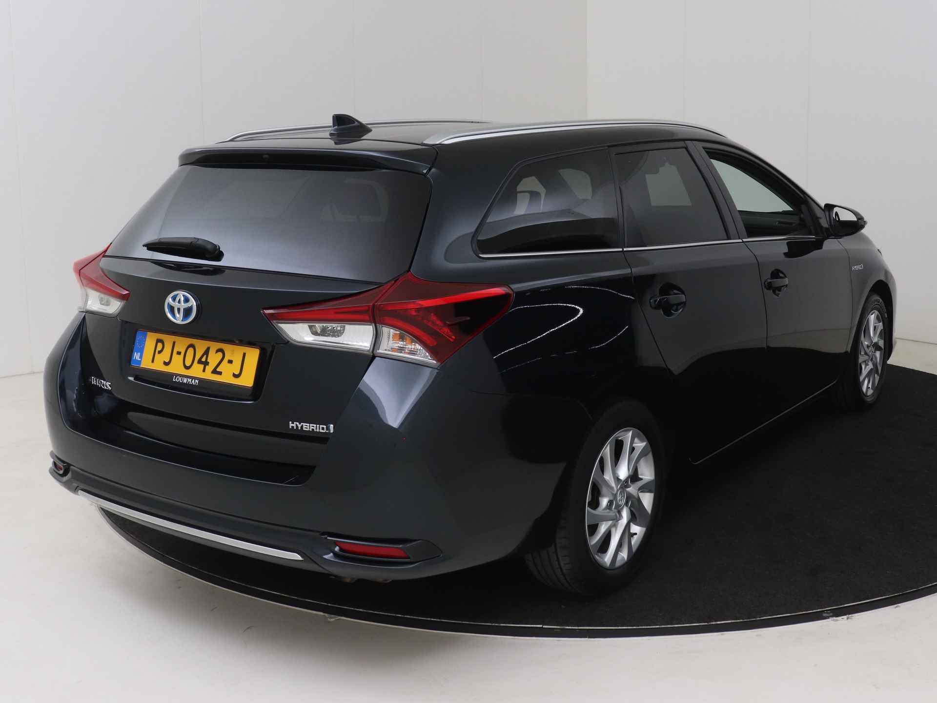 Toyota Auris Touring Sports 1.8 Hybrid Dynamic Go I Navigatie I Climate Control I Cruise Control I Camera I USB I LM Velgen I 1e Eigenaar I Volledig LOUWMAN Onderhouden I Keyless Entry/Start I - 17/46