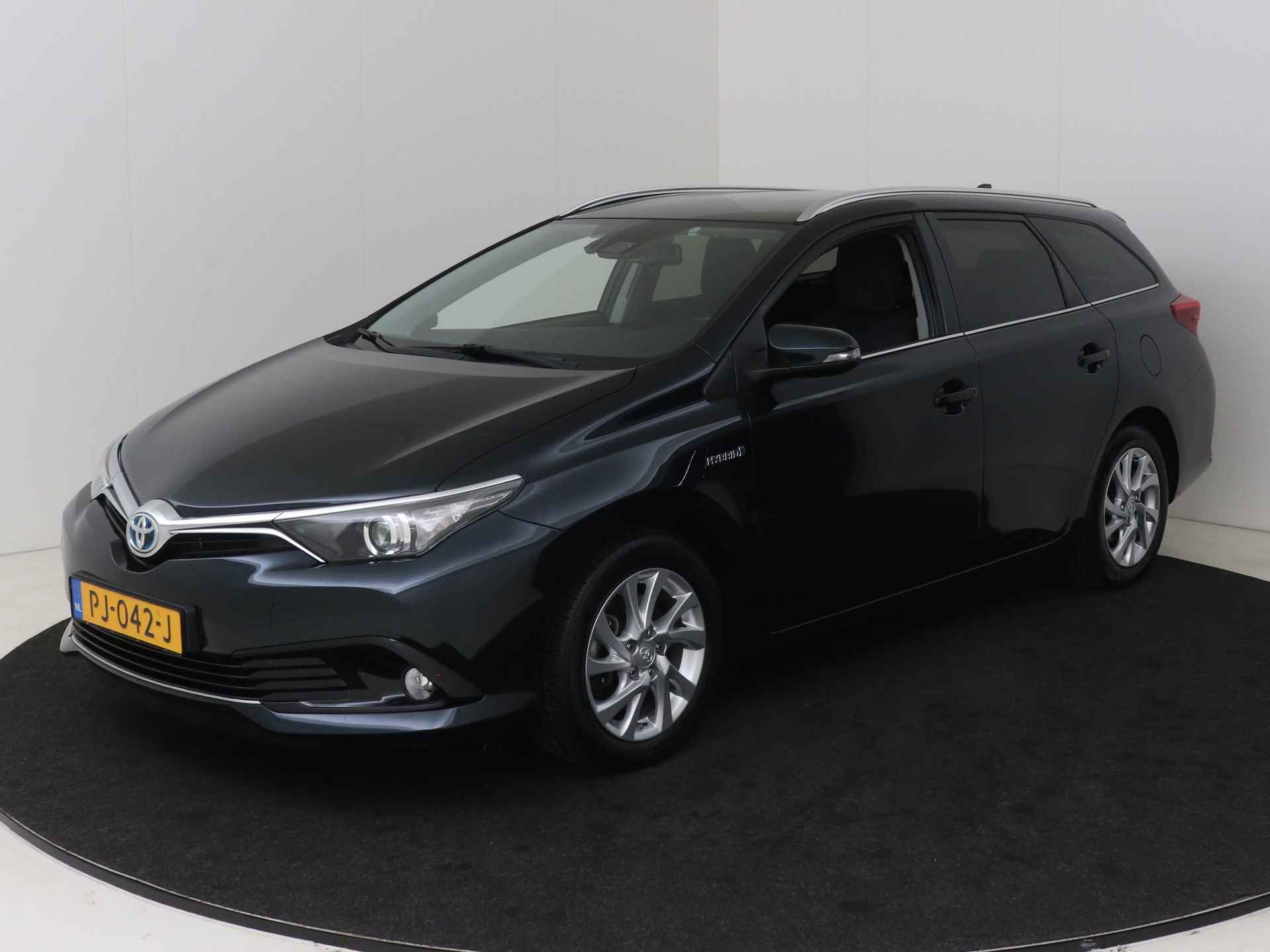 Toyota Auris Touring Sports 1.8 Hybrid Dynamic Go I Navigatie I Climate Control I Cruise Control I Camera I USB I LM Velgen I 1e Eigenaar I Volledig LOUWMAN Onderhouden I Keyless Entry/Start I - 28/46