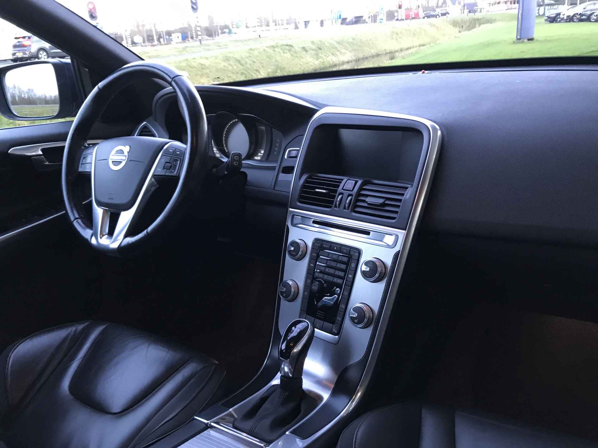 Volvo XC60 2.0 T5 FWD Ocean Race Automaat | Rijklaar incl 12 mnd Bovag | Standkachel On-Call Sportstoel Trekhaak - 11/36