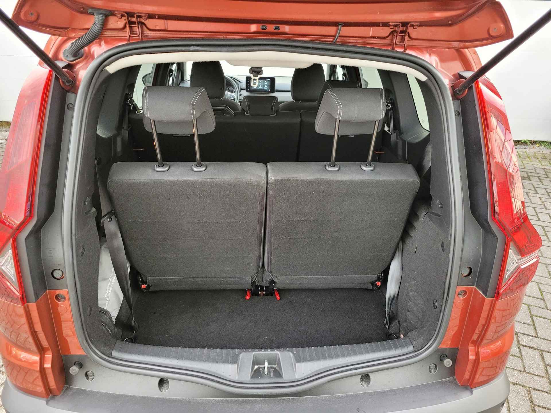 Dacia Jogger 1.0 TCe 110 Expression 7p. | Zeer Ruim | P. Sensoren+Camera | Navi | Clima | Cruise | Historie | NL Auto! - 10/35