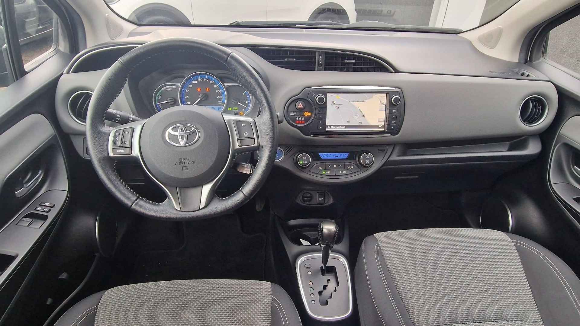 Toyota Yaris 1.5 Hybrid Lease Automaat Navigatie, Smart Key, Achteruitrijcamera, Cruise control, Climate control, Bluetooth - 10/37