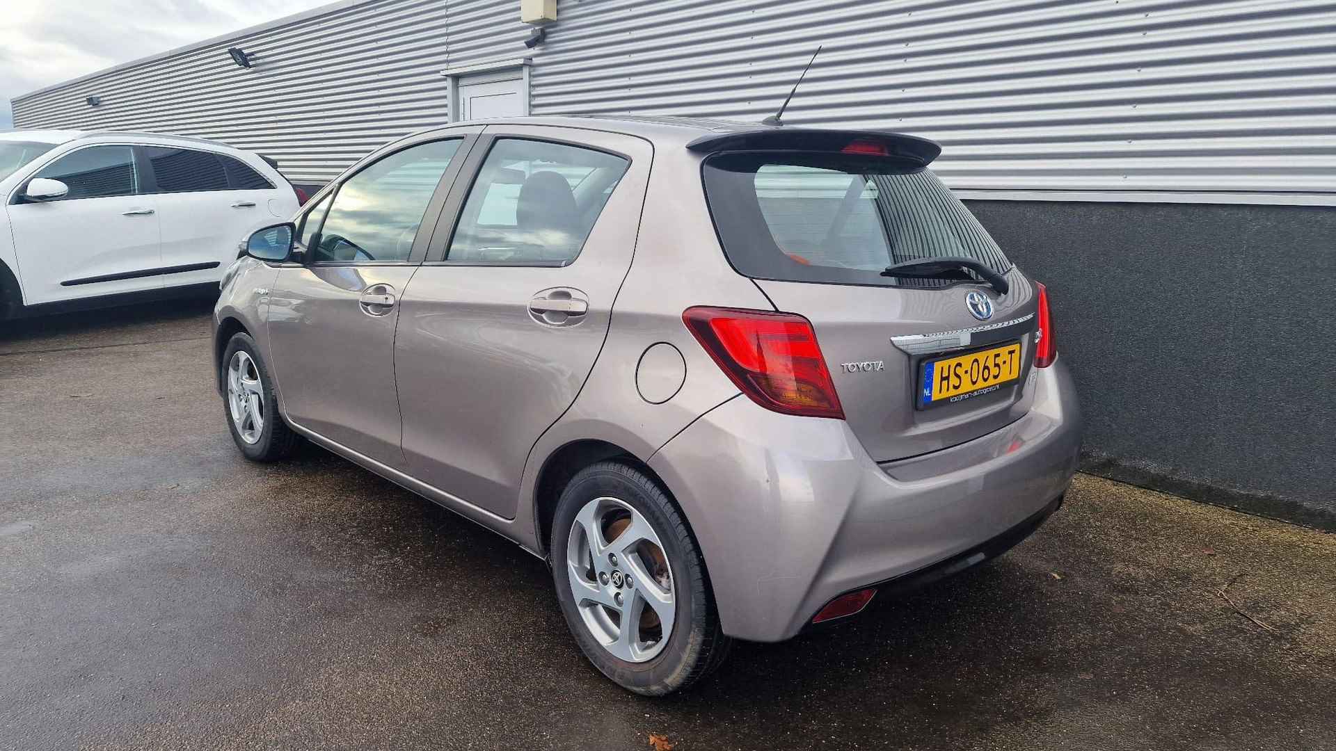 Toyota Yaris 1.5 Hybrid Lease Automaat Navigatie, Smart Key, Achteruitrijcamera, Cruise control, Climate control, Bluetooth - 23/37