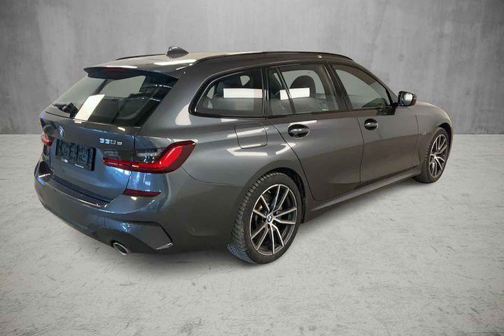 BMW 3-serie Touring 330e xDrive High Executive | M Sport | Stuurwielverwarming - 2/4