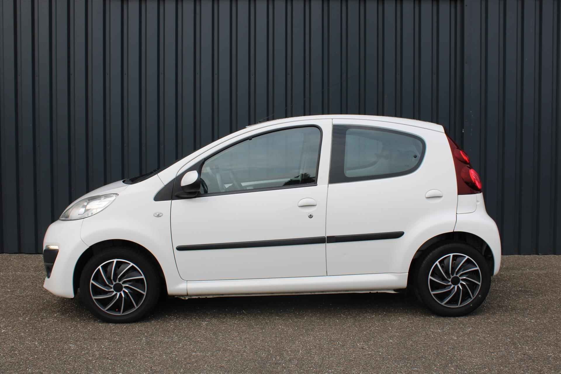 Peugeot 107 1.0 68PK 5D Active  Airco | Carplay | DAB | Bluetooth | JBL Speakers NL Auto NAP - 2/16