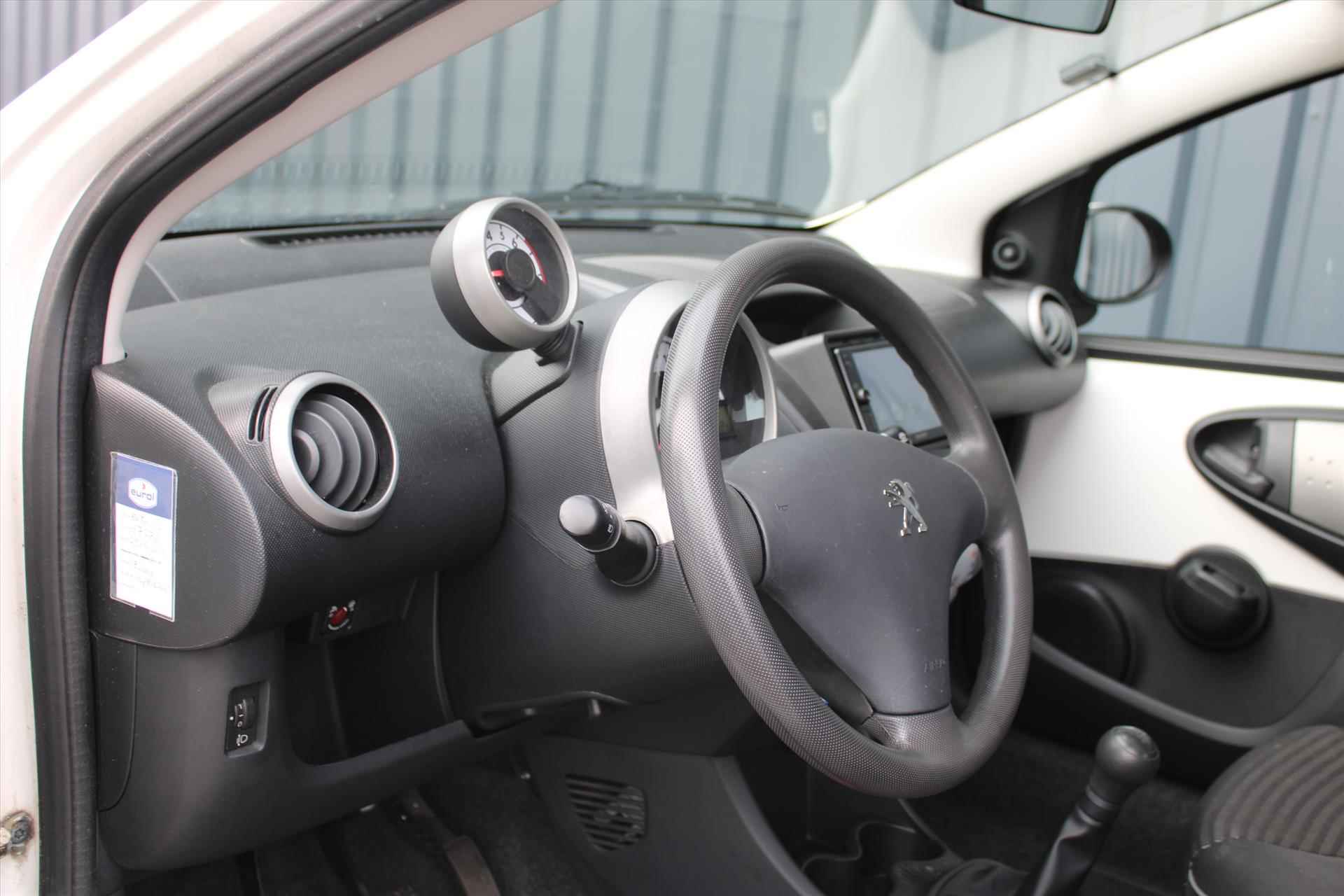 Peugeot 107 1.0 68PK 5D Active  Airco | Carplay | DAB | Bluetooth | JBL Speakers NL Auto NAP - 10/16