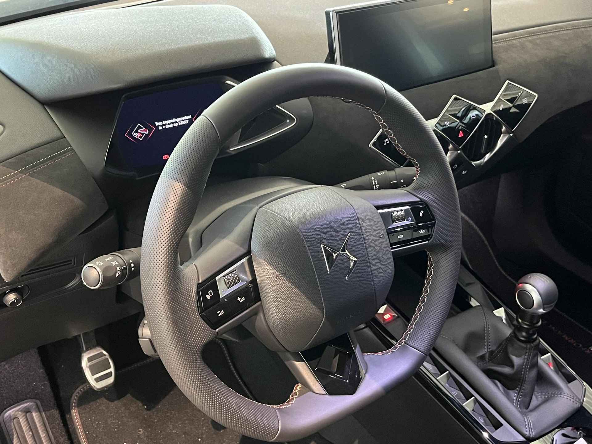 DS 3 Crossback Performance Line | 17¨ Velgen | Keyless Entry | Navigatie | Camera achter | Sensoren voor- en achter | Cruise Control | Apple Carplay & Android Auto - 14/36