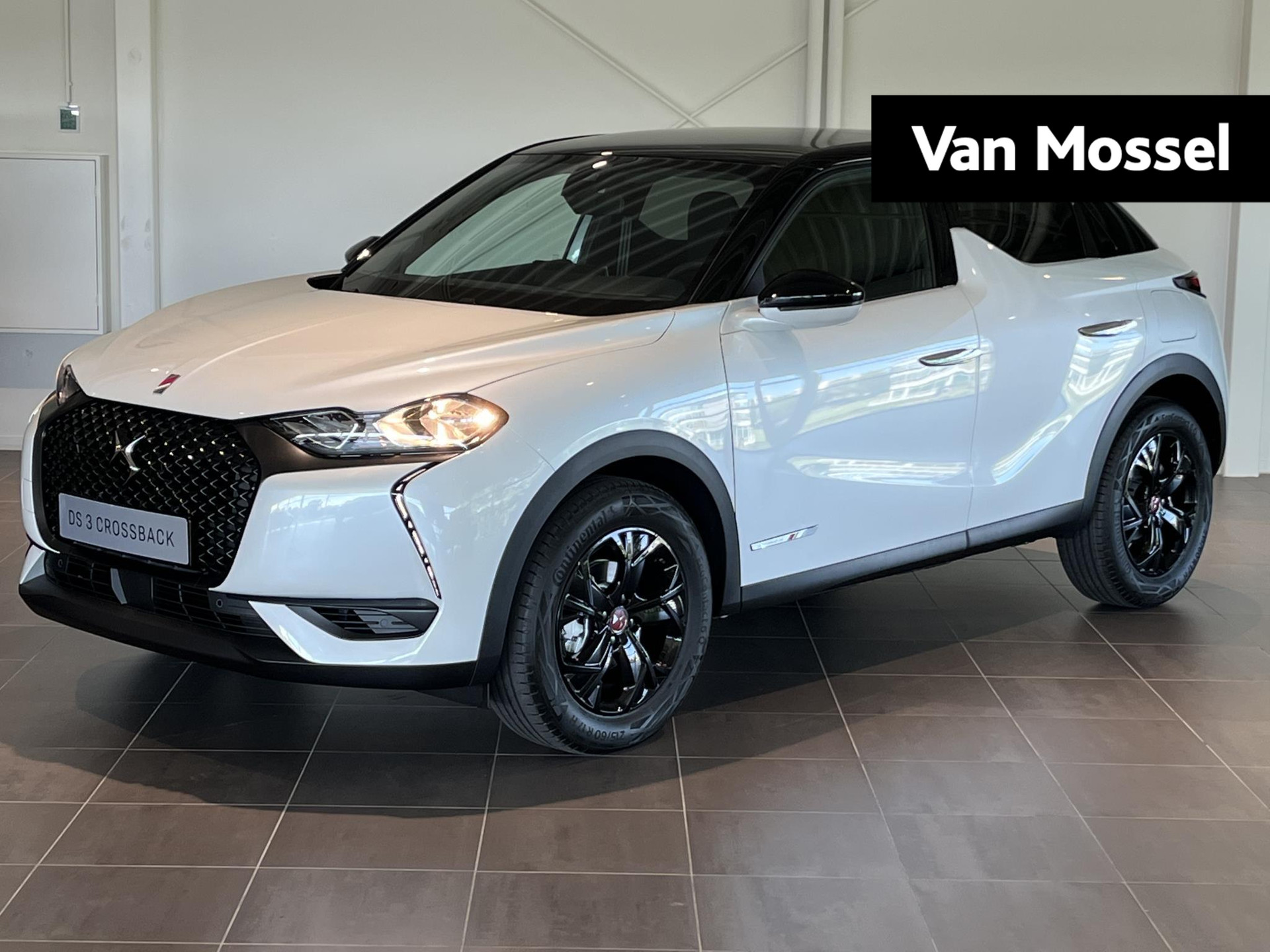 DS 3 Crossback Performance Line | 17¨ Velgen | Keyless Entry | Navigatie | Camera achter | Sensoren voor- en achter | Cruise Control | Apple Carplay & Android Auto