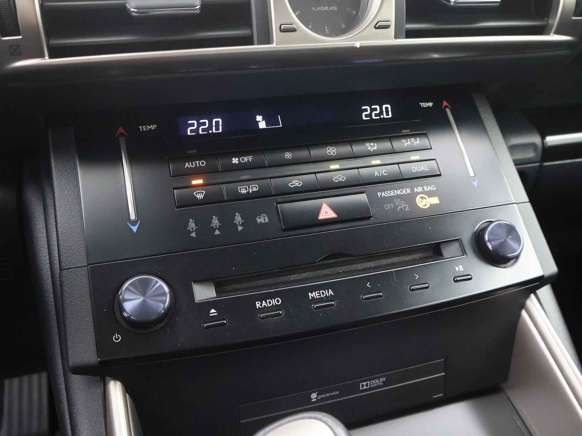 Lexus IS 300h Business Line NAVI|XENON|CAMERA|CRUISE|CLIMA - 22/37