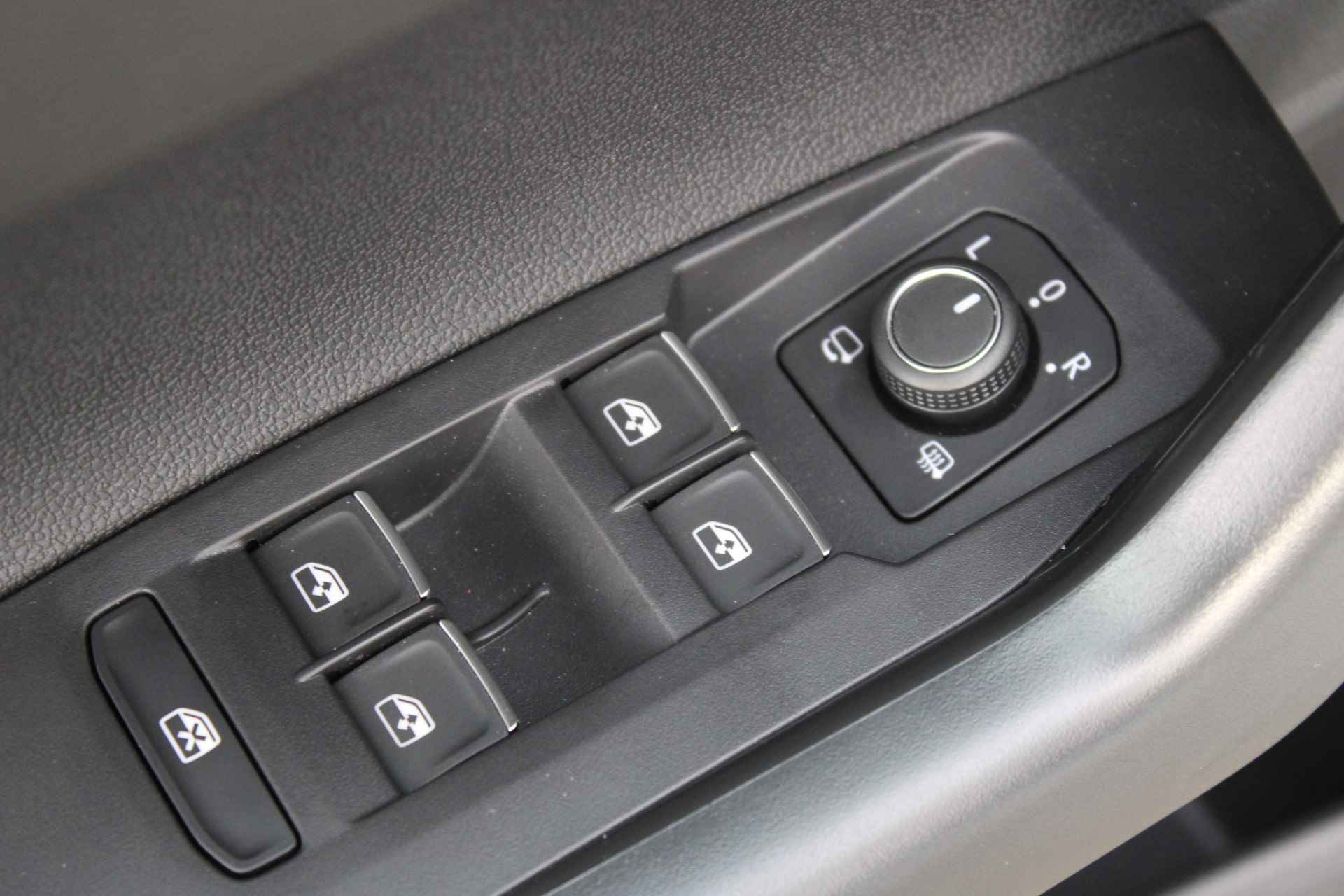 Volkswagen Taigo 1.0 TSI 110PK DSG Aut. R-Line Business | Navigatie | 18'' LMV | ACC | Stoelverwarming | Black Pakket | Camera - 16/58