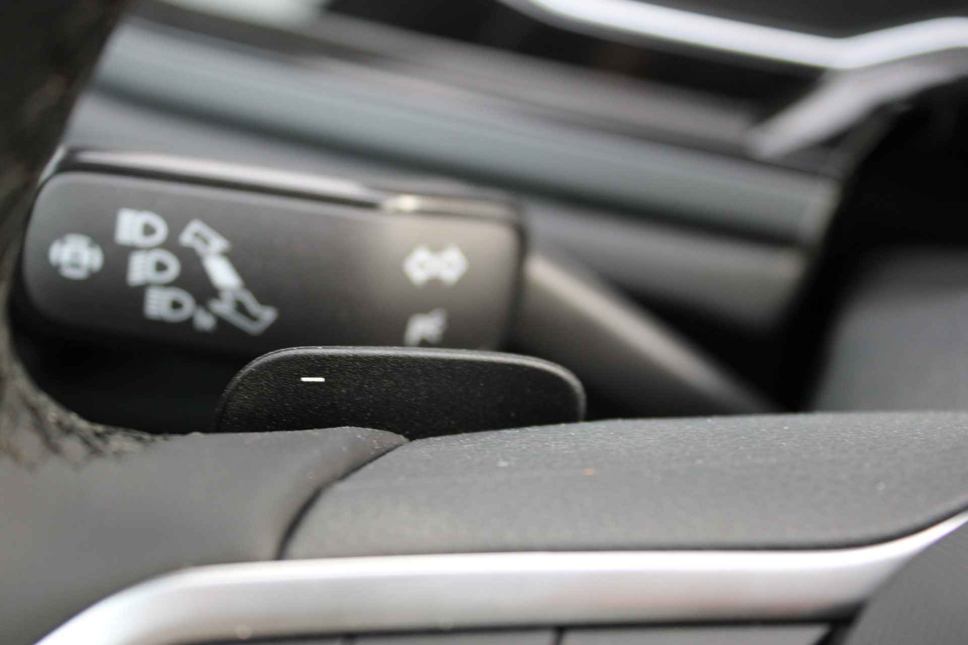 Volkswagen Taigo 1.0 TSI 110PK DSG Aut. R-Line Business | Navigatie | 18'' LMV | ACC | Stoelverwarming | Black Pakket | Camera - 25/58