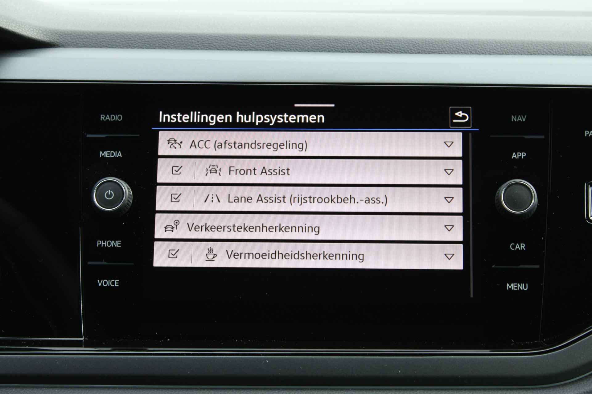 Volkswagen Taigo 1.0 TSI 110PK DSG Aut. R-Line Business | Navigatie | 18'' LMV | ACC | Stoelverwarming | Black Pakket | Camera - 38/58