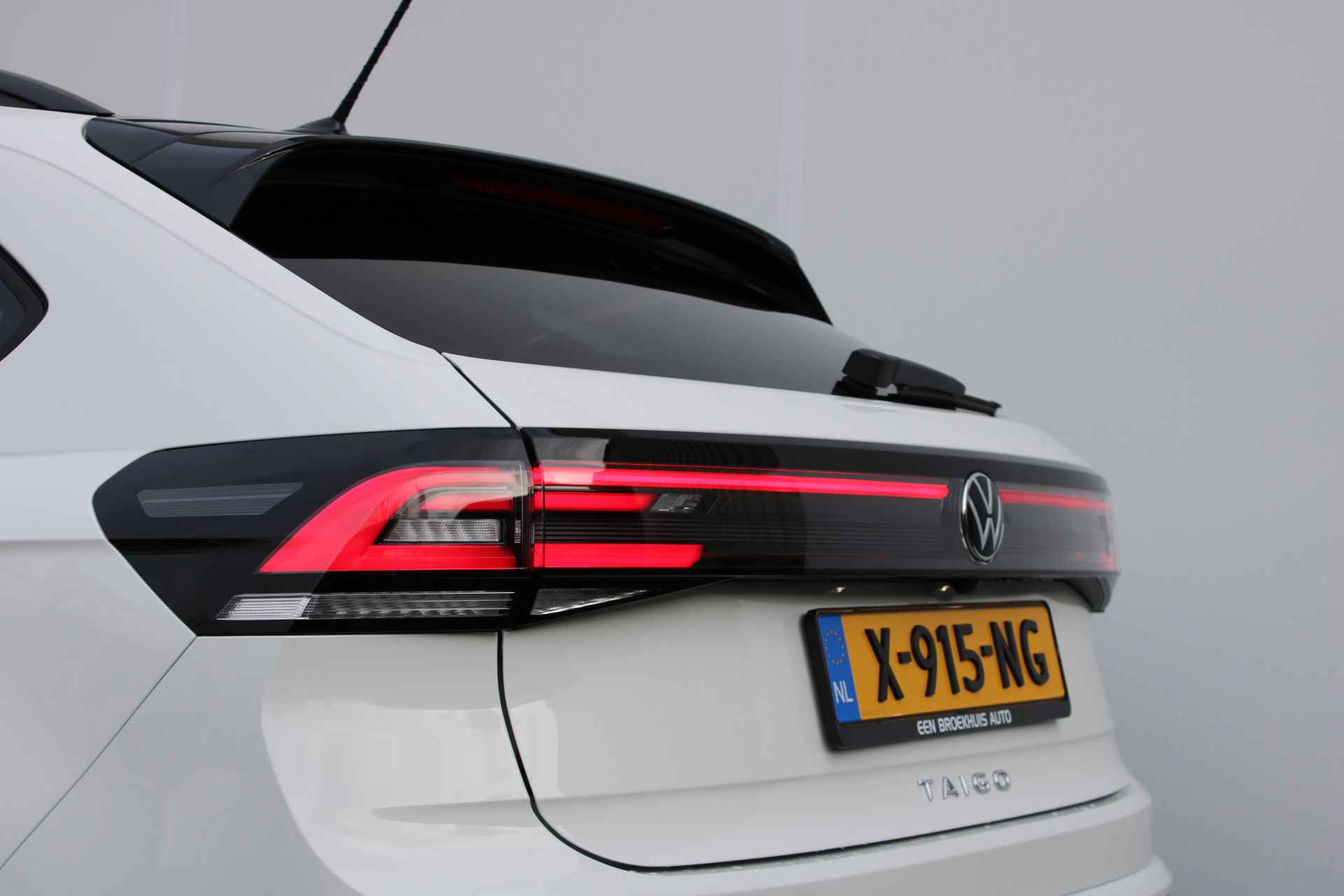 Volkswagen Taigo 1.0 TSI 110PK DSG Aut. R-Line Business | Navigatie | 18'' LMV | ACC | Stoelverwarming | Black Pakket | Camera - 56/58