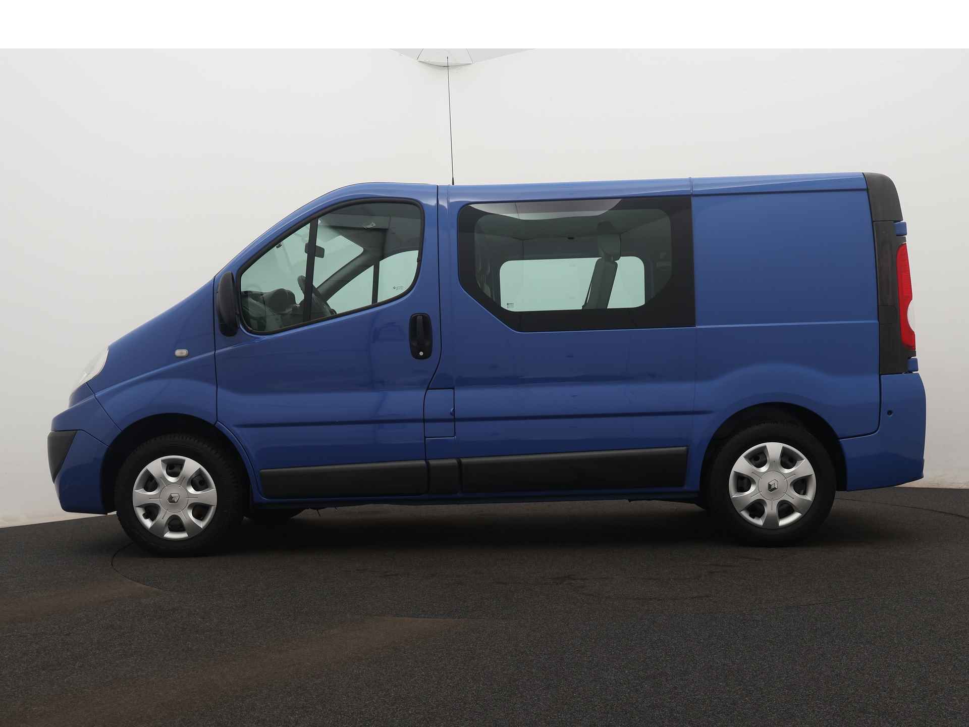 Renault Trafic 2.0 dCi T27 L1H1 Eco Direct leverbaar! Rolstoelbus - 4/33