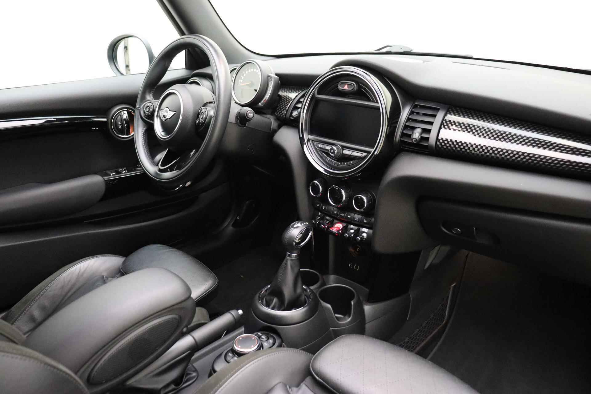 Mini Mini Cabrio 2.0 Cooper S Chili Serious Business Cabriolet Automaat | Navigatie | Climate control | Stoelverwarming | Keyless start | Lederen bekleding | Lichtmetalen velgen - 4/40