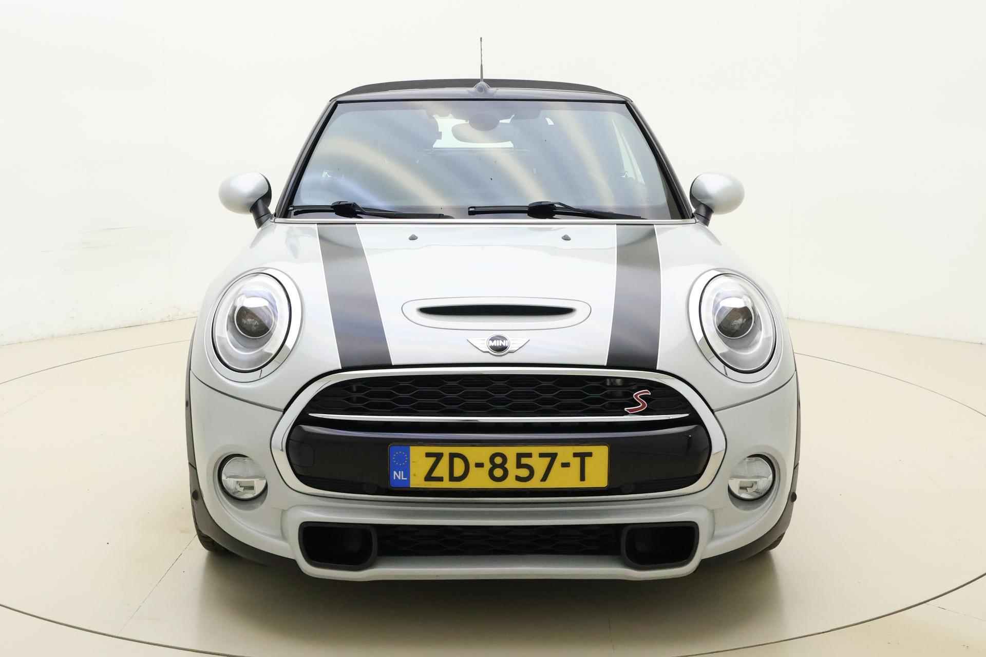 Mini Mini Cabrio 2.0 Cooper S Chili Serious Business Cabriolet Automaat | Navigatie | Climate control | Stoelverwarming | Keyless start | Lederen bekleding | Lichtmetalen velgen - 7/40