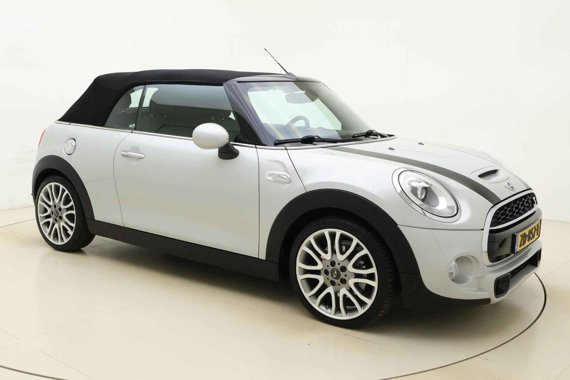 Mini Mini Cabrio 2.0 Cooper S Chili Serious Business Cabriolet Automaat | Navigatie | Climate control | Stoelverwarming | Keyless start | Lederen bekleding | Lichtmetalen velgen - 11/40